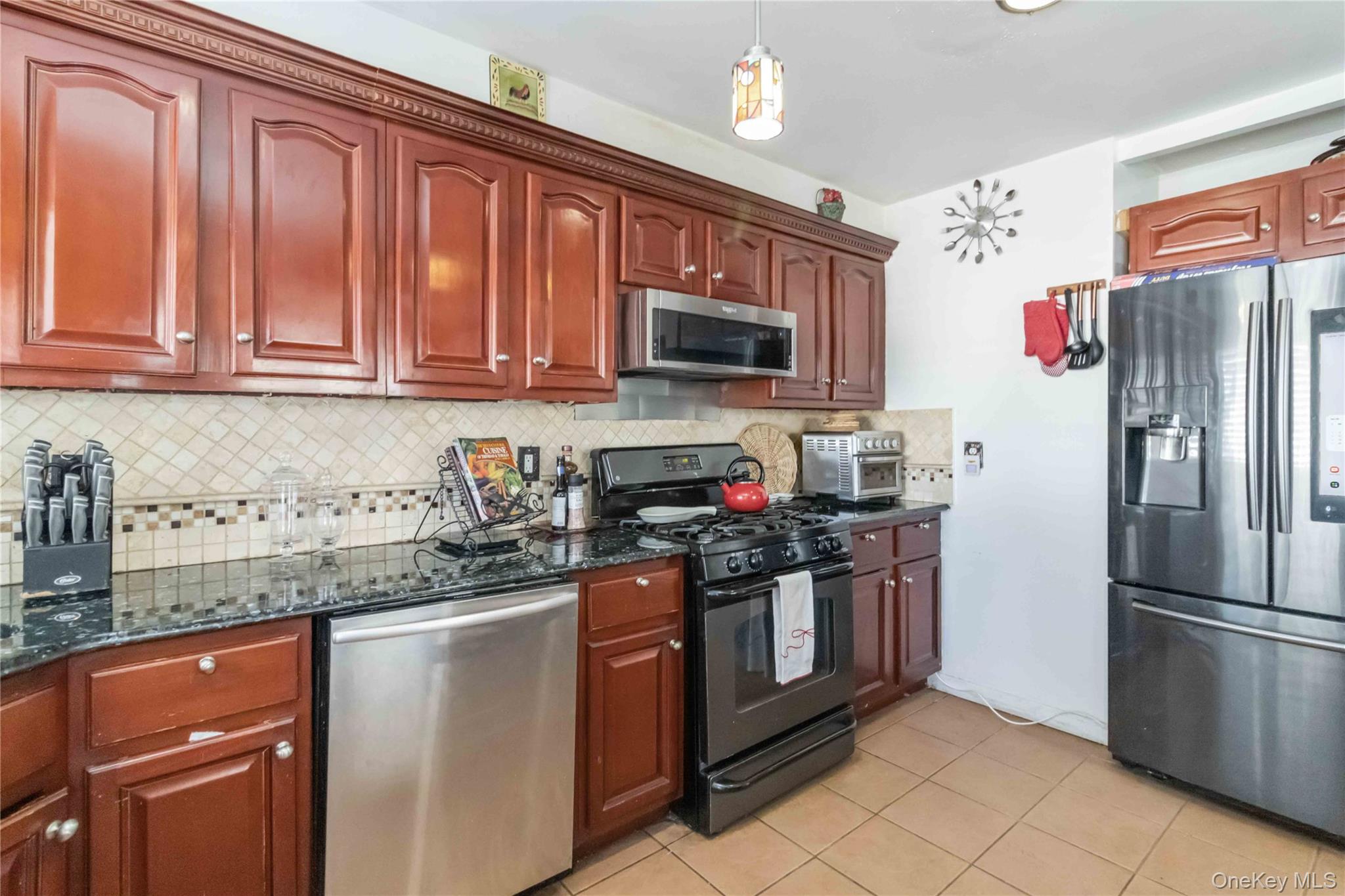 25 South Street Property Photo 13