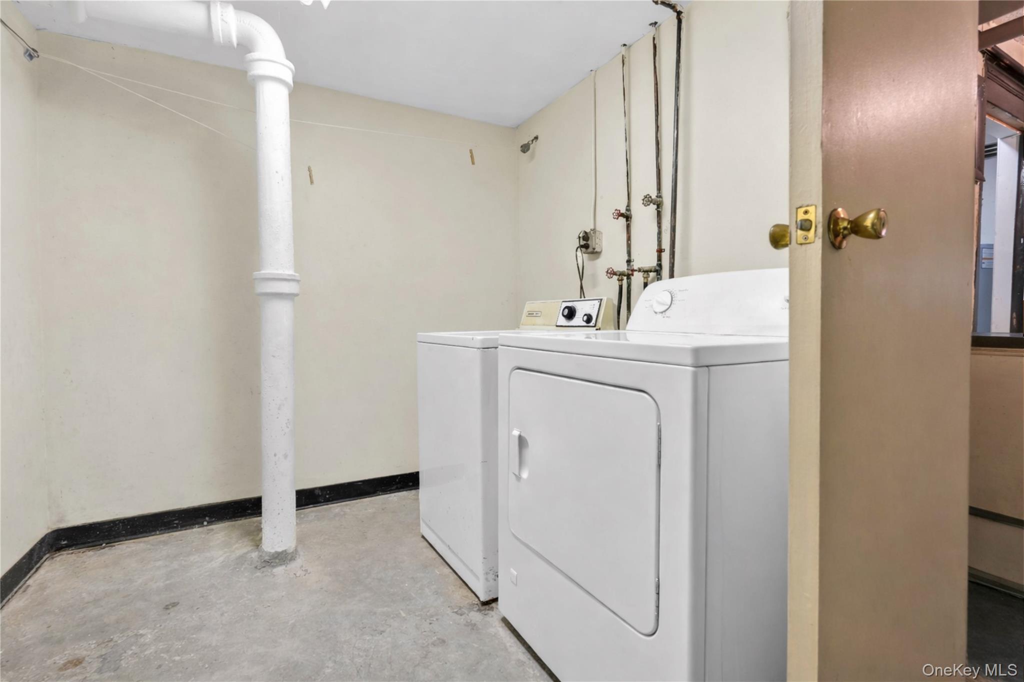 69 Martense Street Property Photo 28