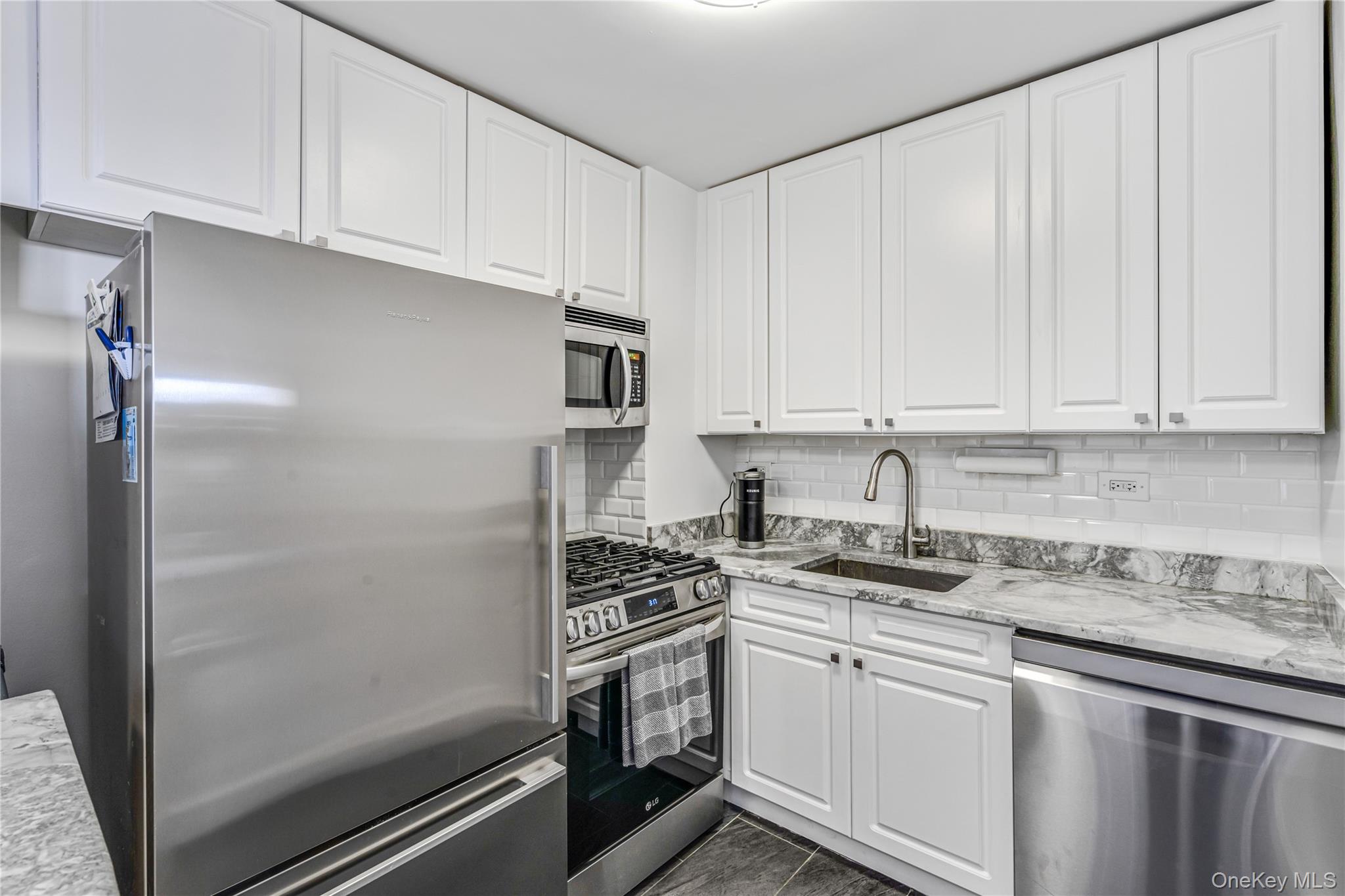 18-15 215th Street 14 B Property Photo 5