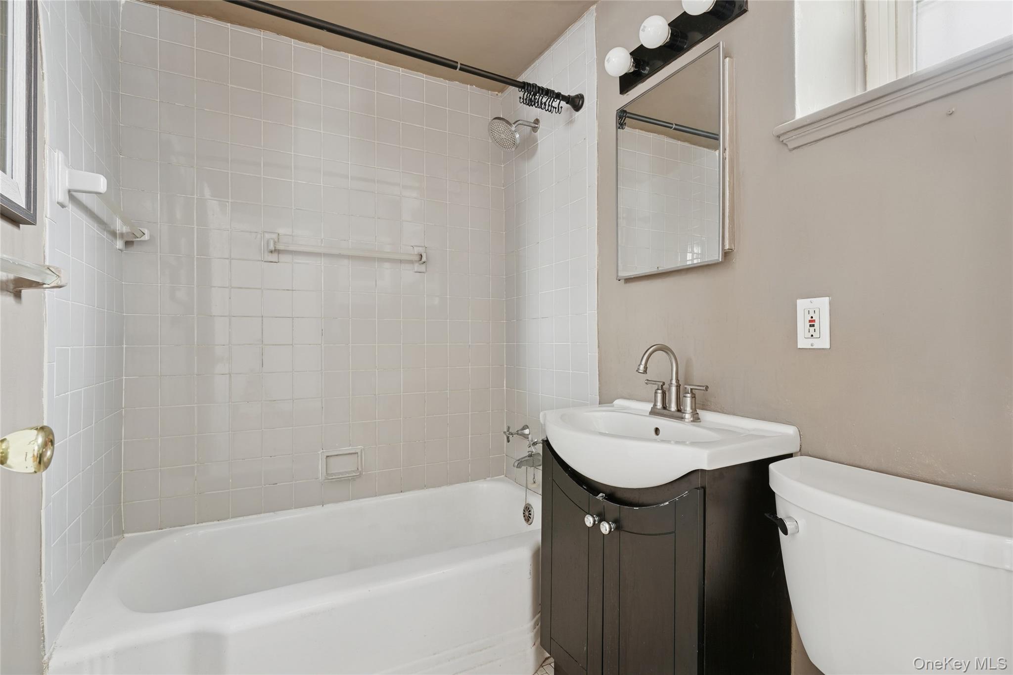 150-62 Village Road 102gc Property Photo 7