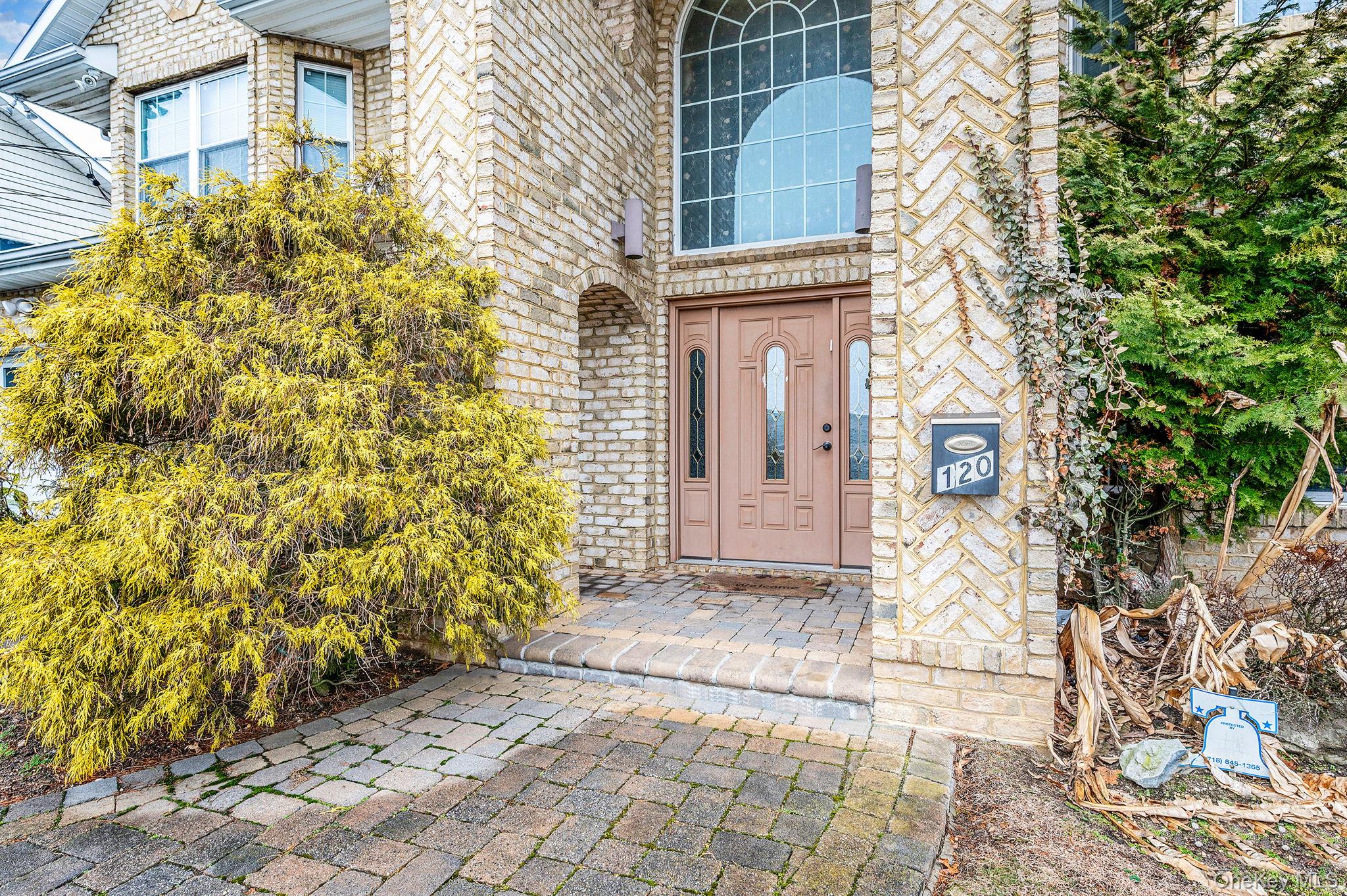 120 Waldo Street Property Photo 4