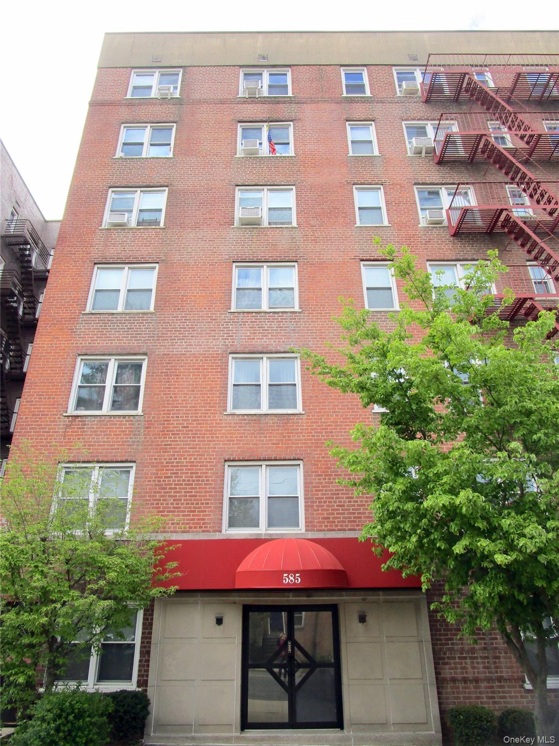 585 McLean Avenue 6D Property Photo 1