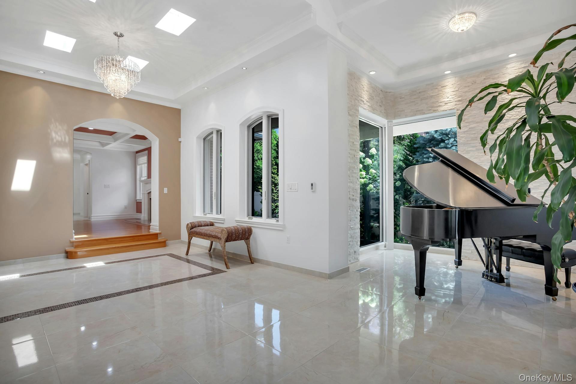 5 Boulevard Property Photo 4