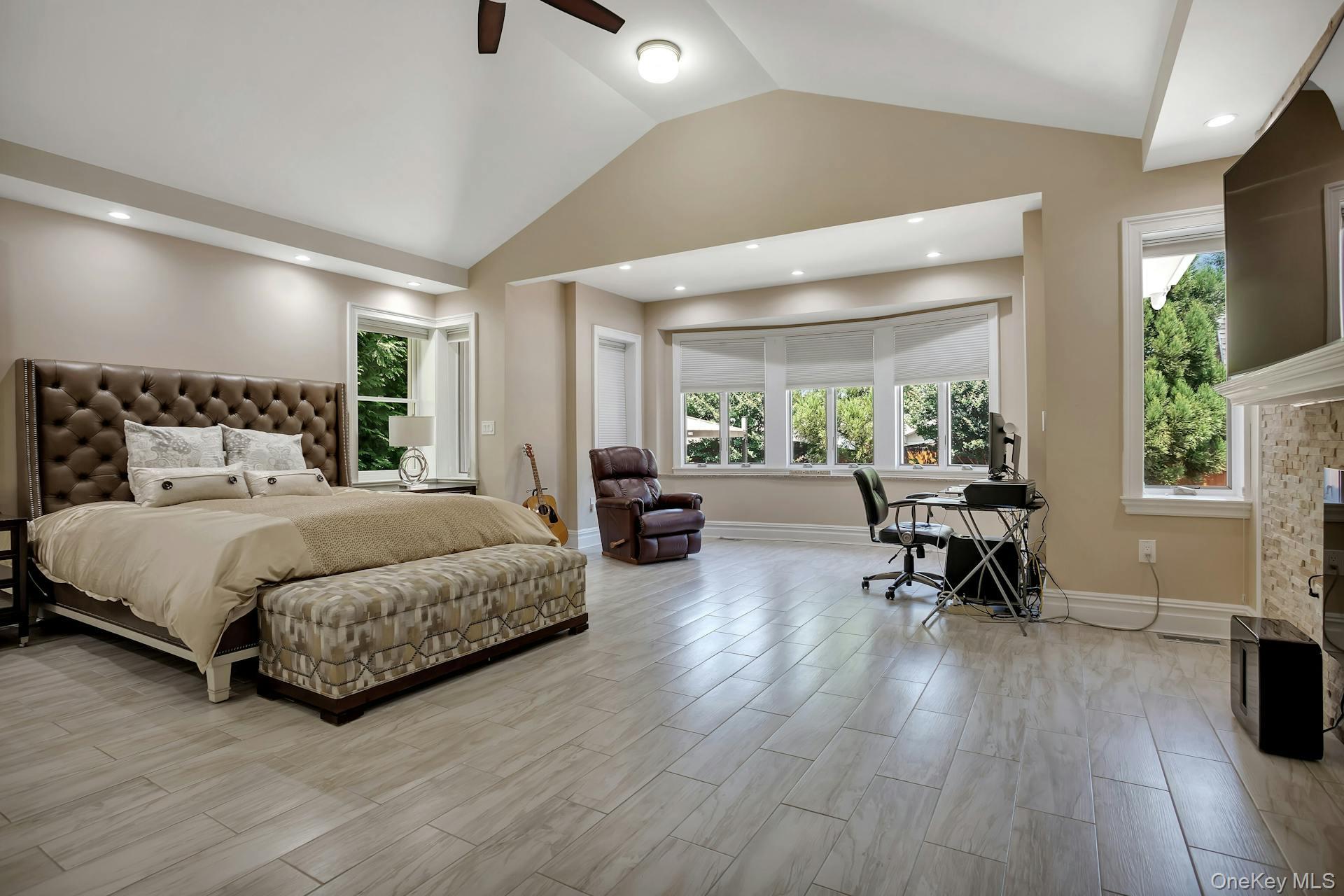 5 Boulevard Property Photo 13