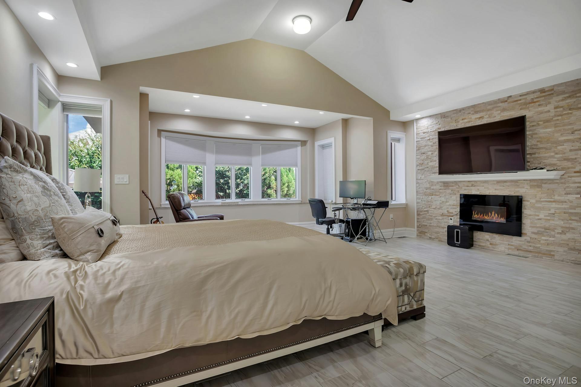 5 Boulevard Property Photo 14