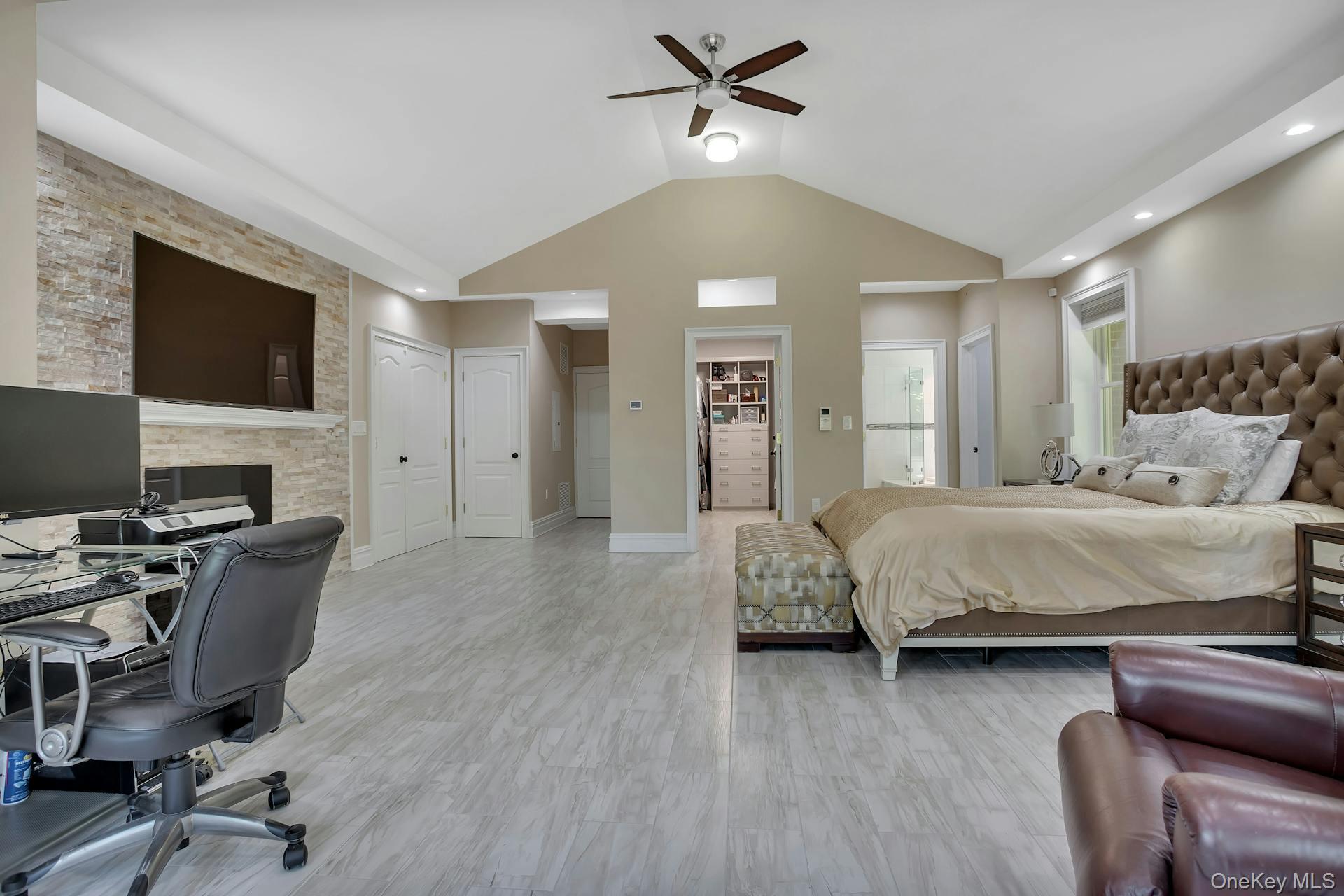 5 Boulevard Property Photo 15
