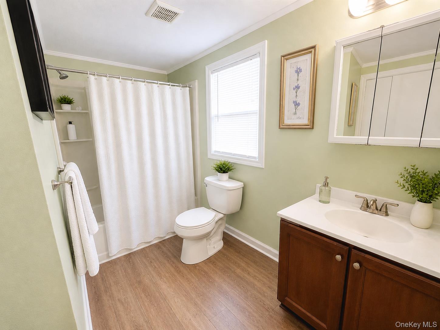 21 Village Circle Property Photo 6