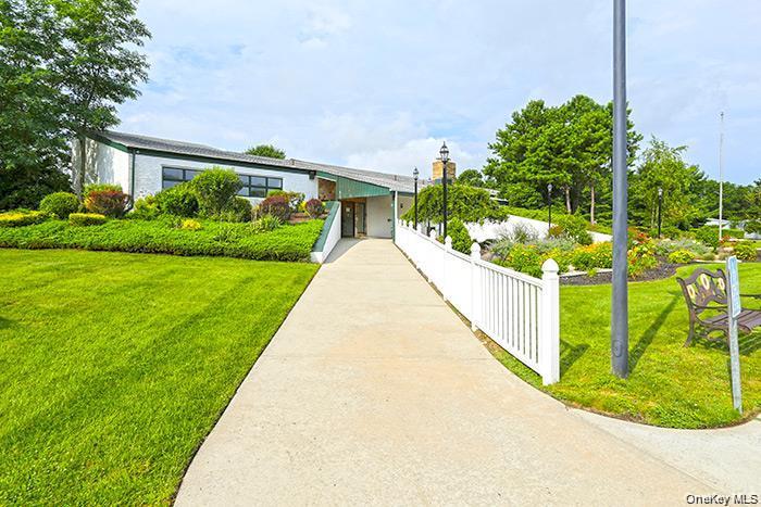 21 Village Circle Property Photo 12