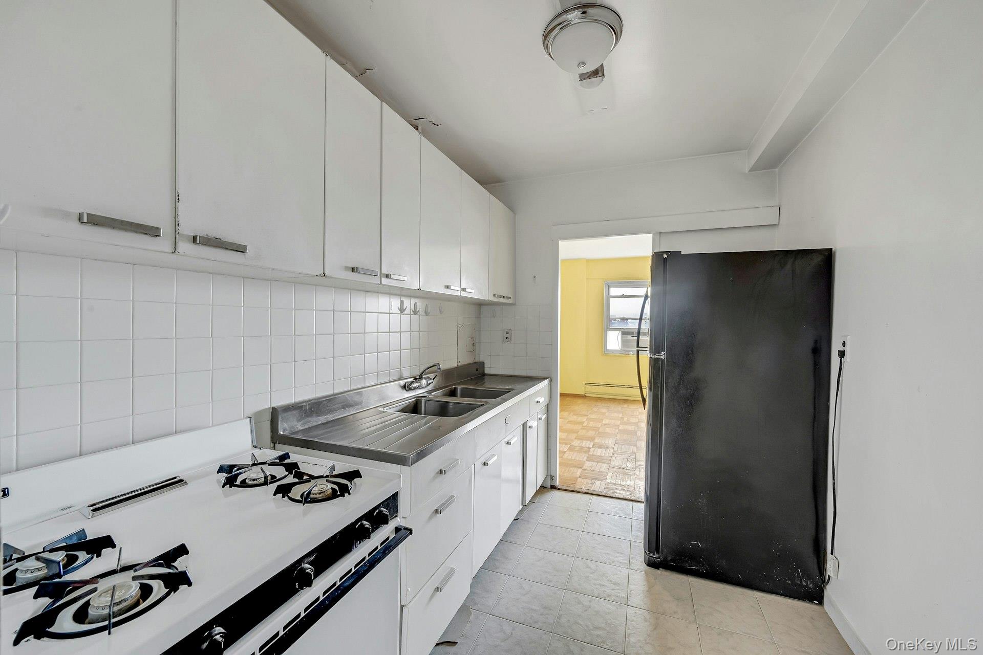 1 Fordham Hill Oval 12c Property Photo 10