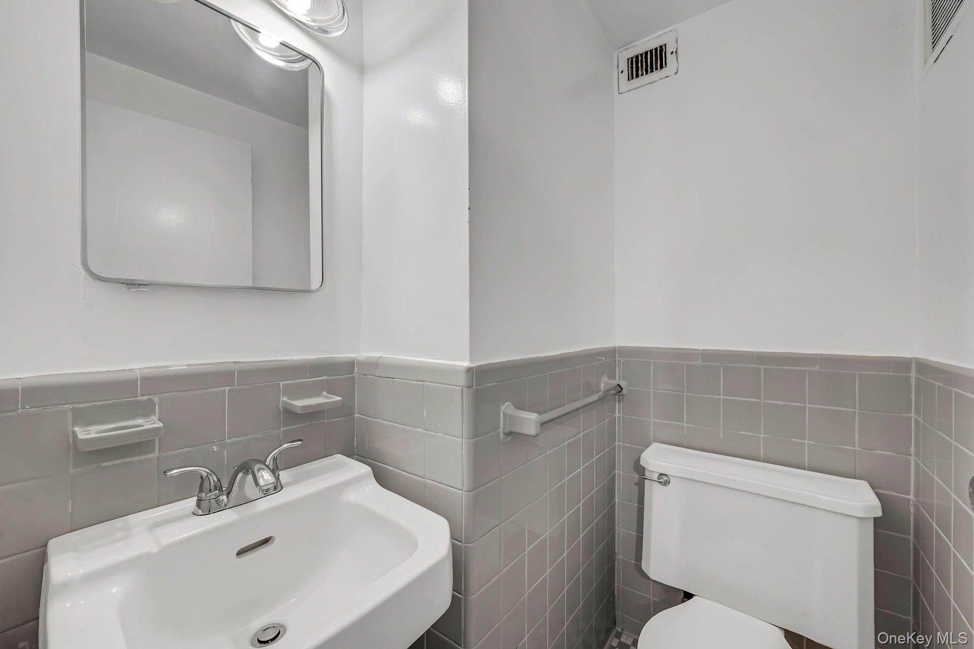 1 Fordham Hill Oval 12c Property Photo 18