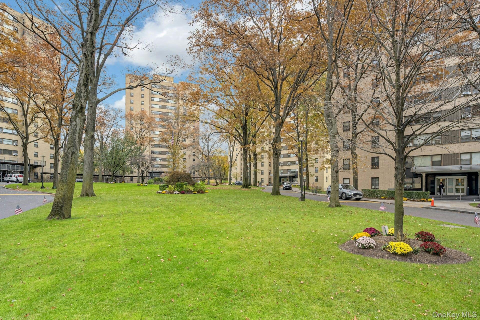1 Fordham Hill Oval 12c Property Photo 26
