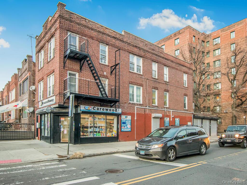 1406 White Plains Road Property Photo 2
