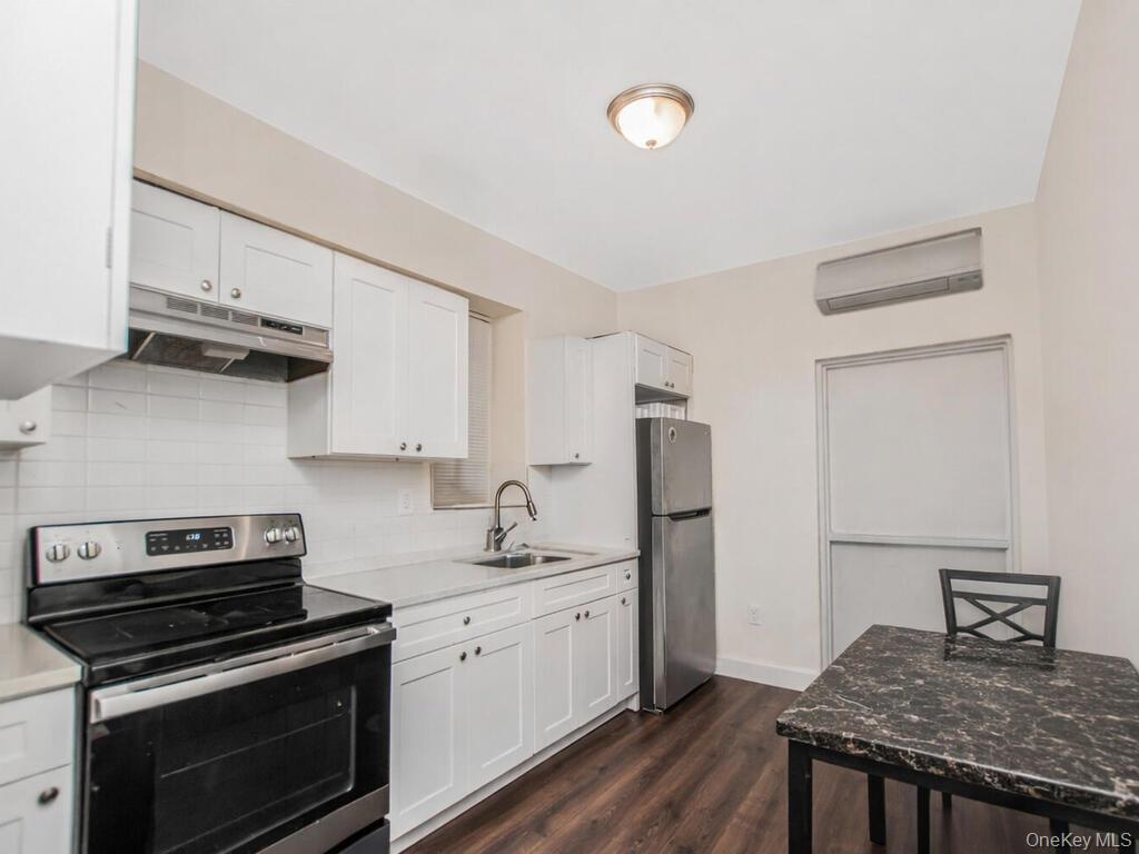 1406 White Plains Road Property Photo 11