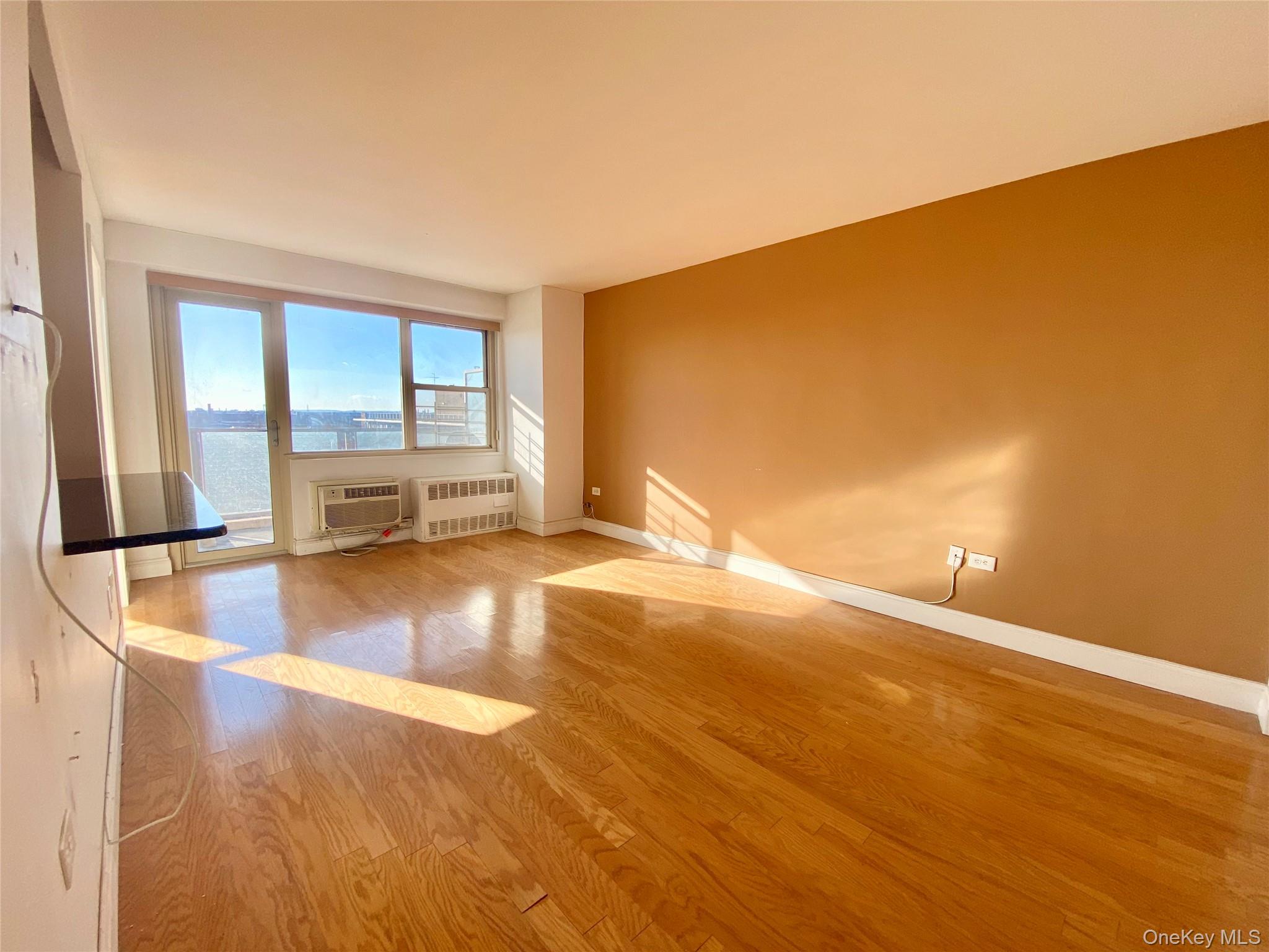 200 Cozine Avenue 9k Property Photo 6
