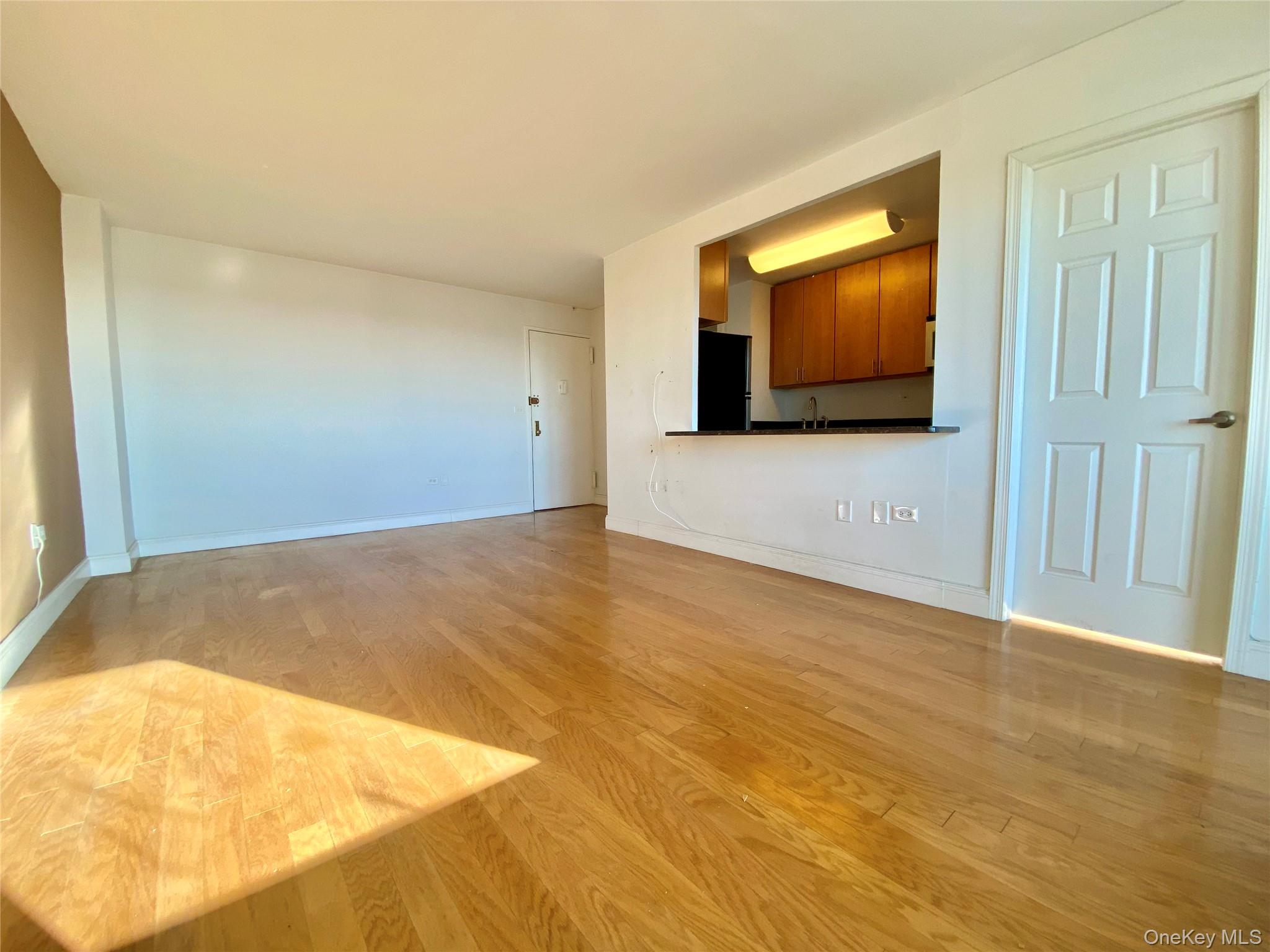 200 Cozine Avenue 9k Property Photo 7