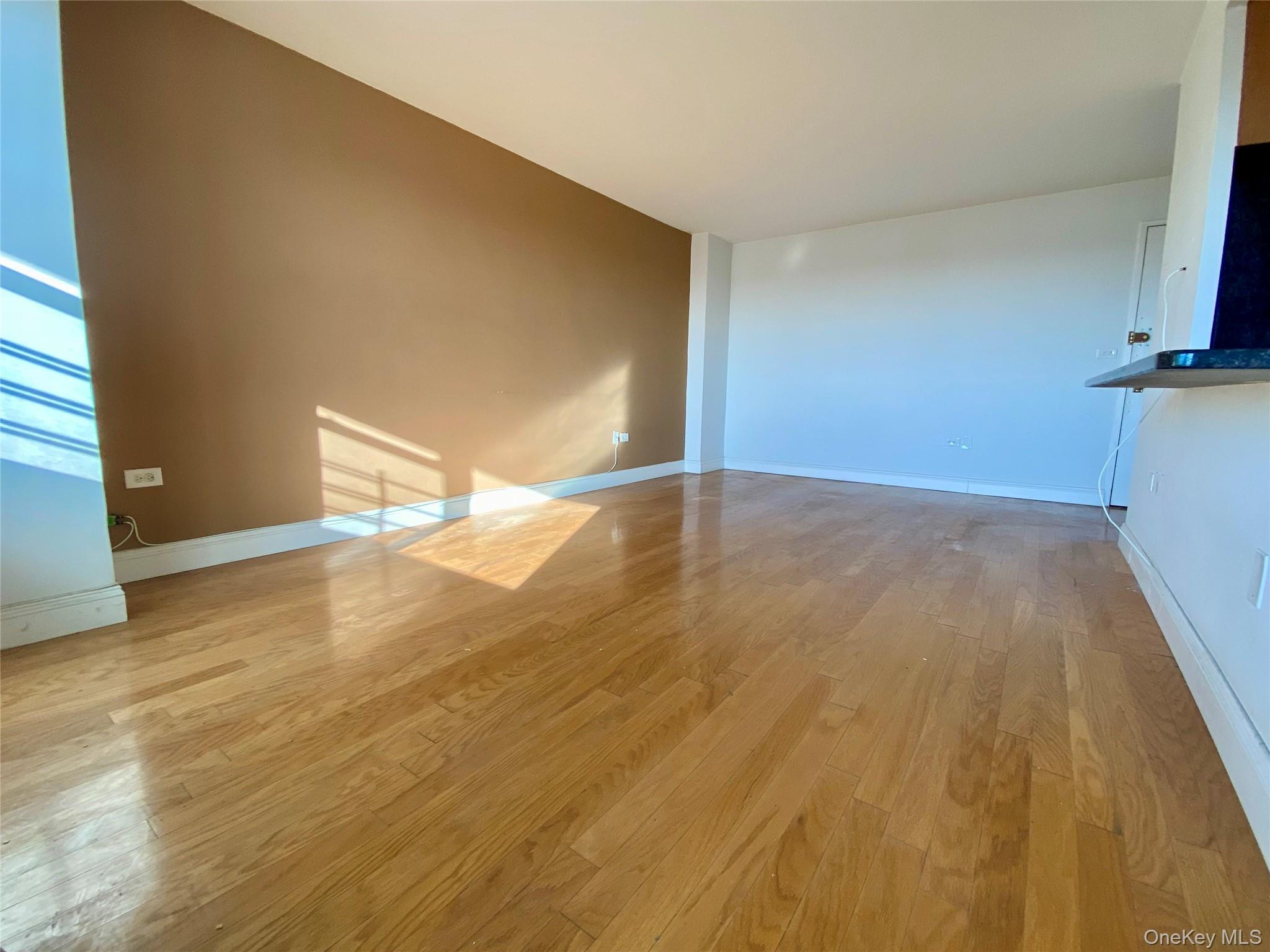 200 Cozine Avenue 9k Property Photo 8