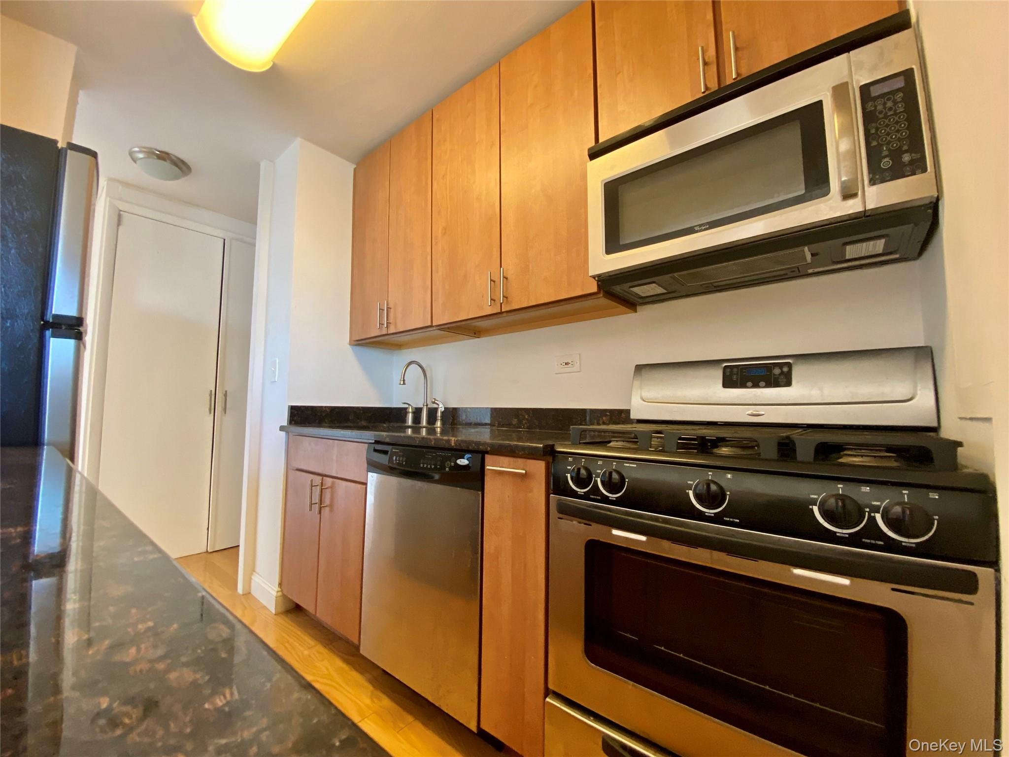 200 Cozine Avenue 9k Property Photo 10