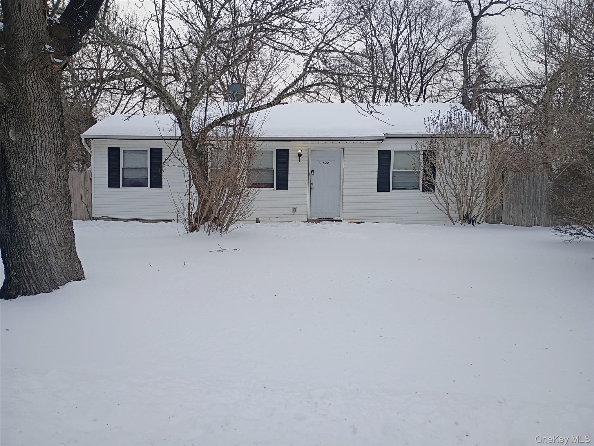 622 Post Avenue Property Photo 1