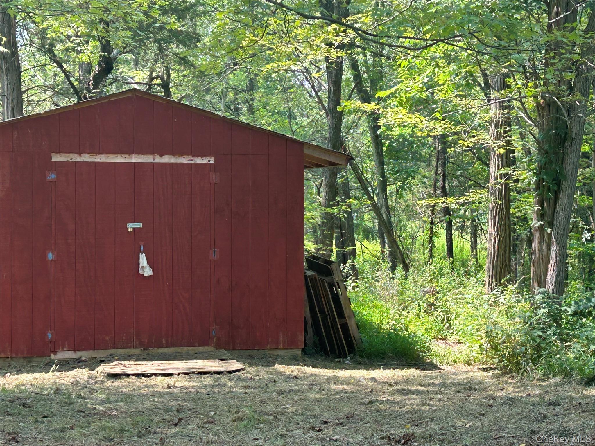 White Schoolhouse Road Property Photo 8