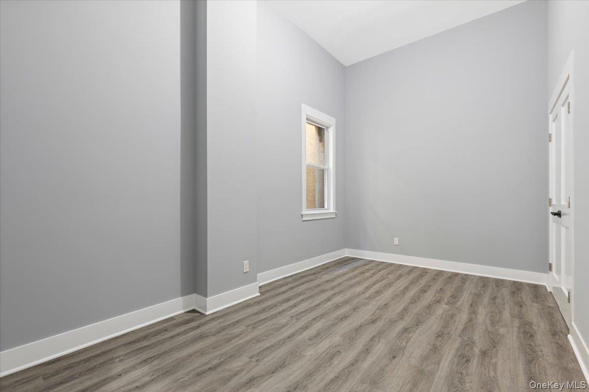 47 Beekman Avenue 32 Property Photo 7