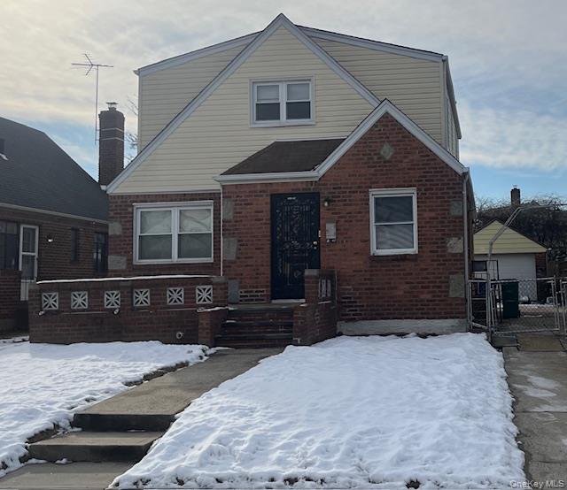 227-50 Murdock Avenue Property Photo 2