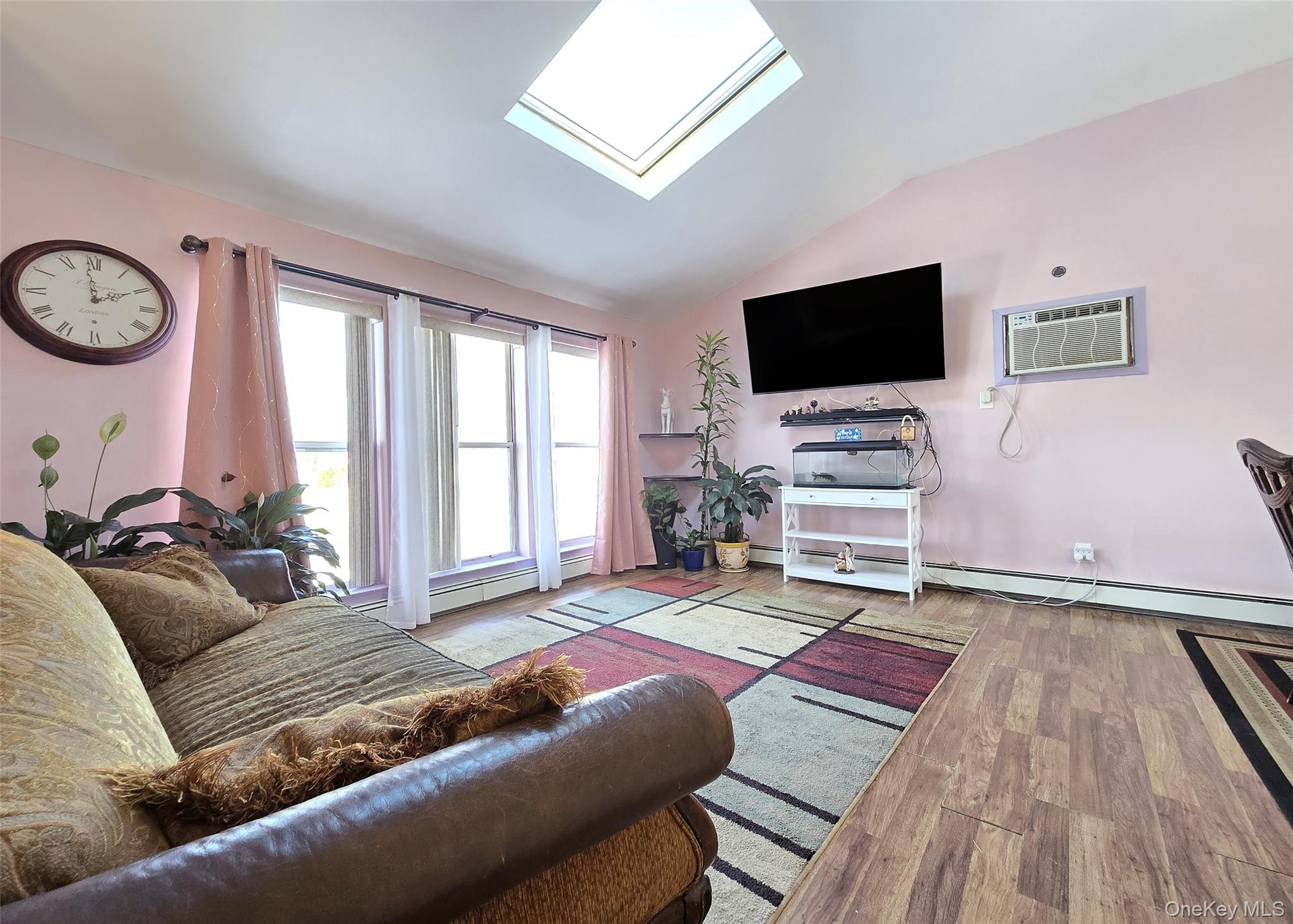 54 Beacon Street Property Photo 3