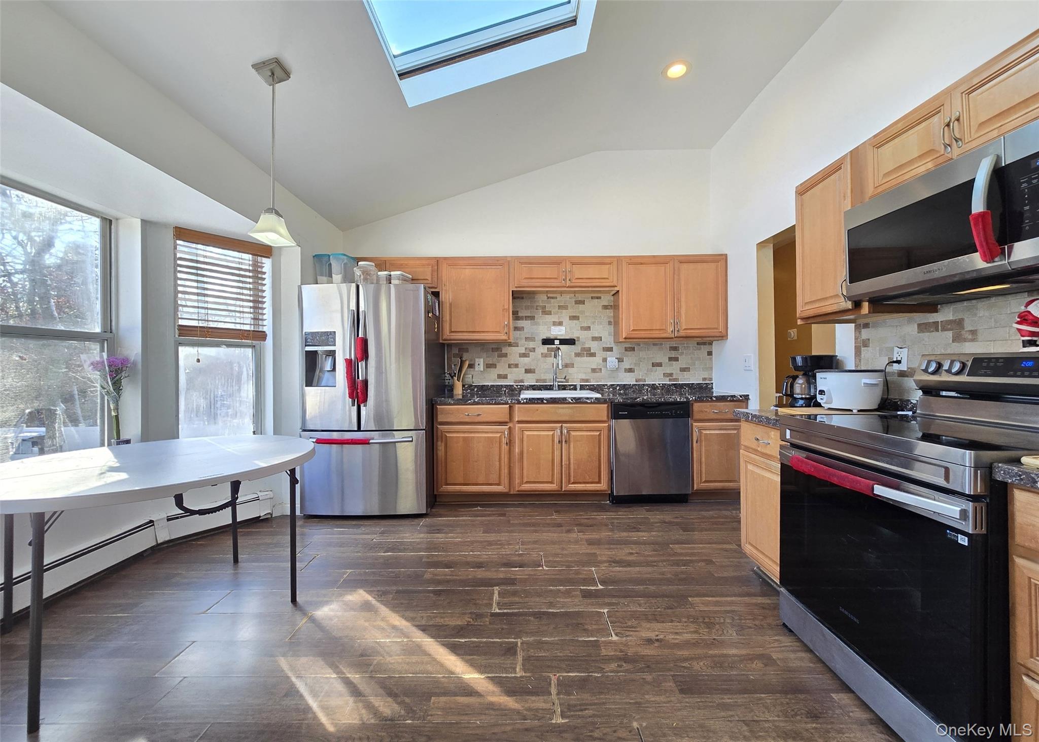 54 Beacon Street Property Photo 6