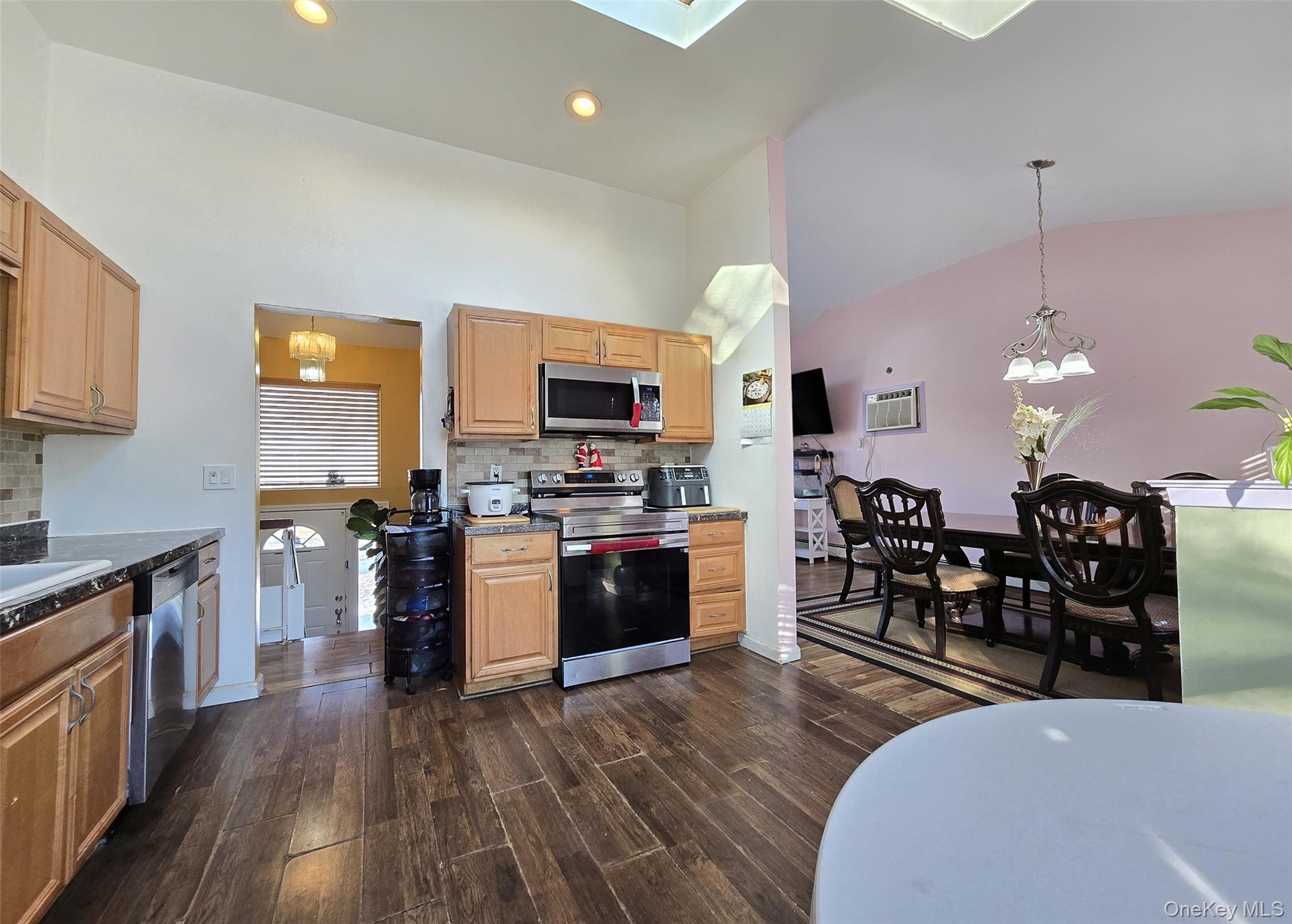 54 Beacon Street Property Photo 7