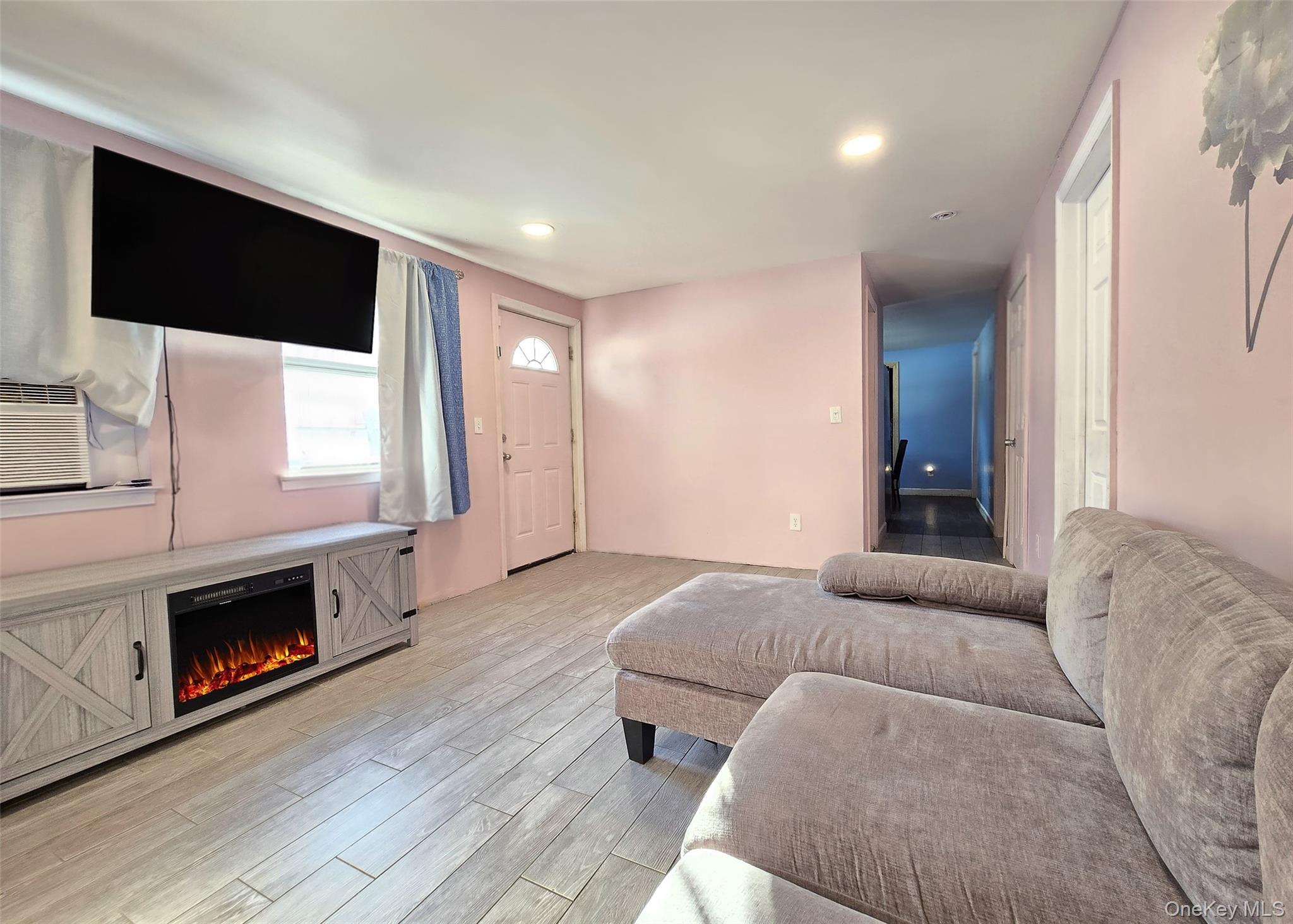 54 Beacon Street Property Photo 12