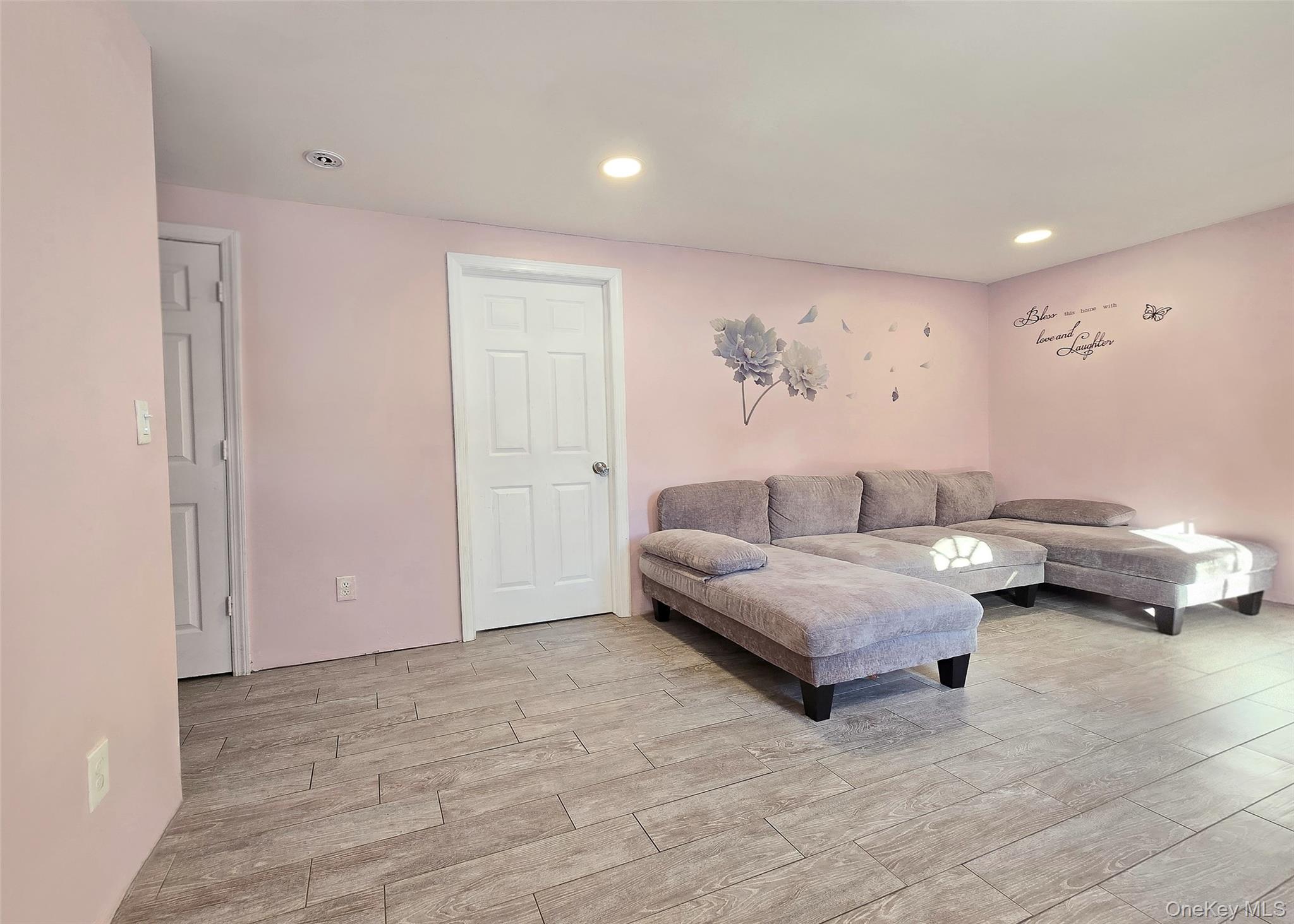 54 Beacon Street Property Photo 13