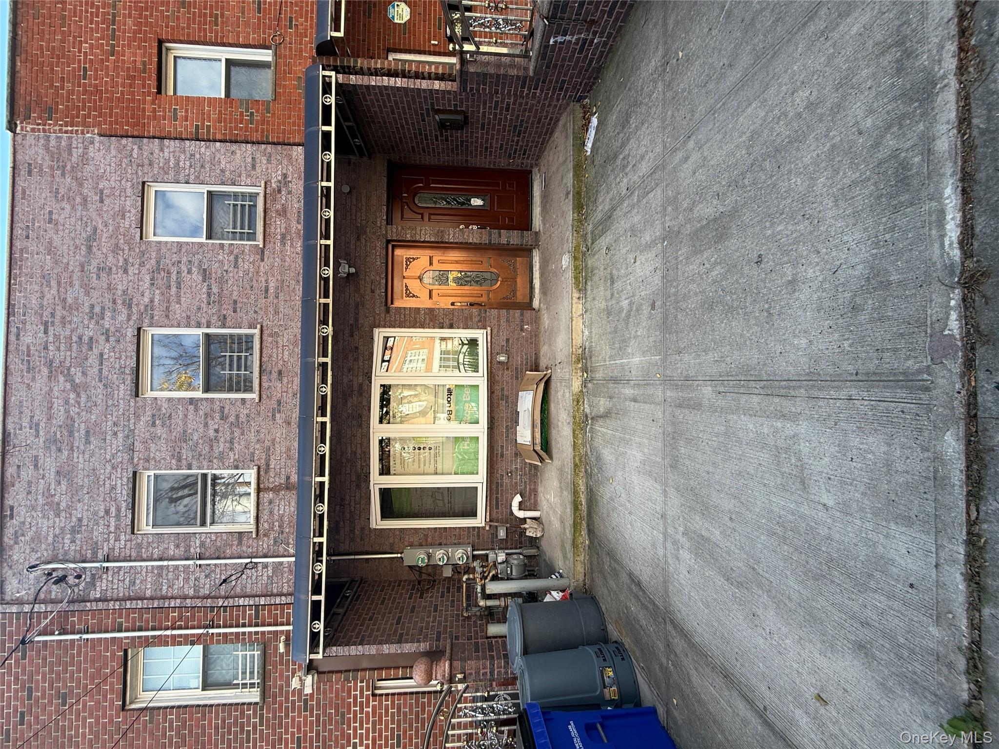 2356 Waterbury Avenue Property Photo 1