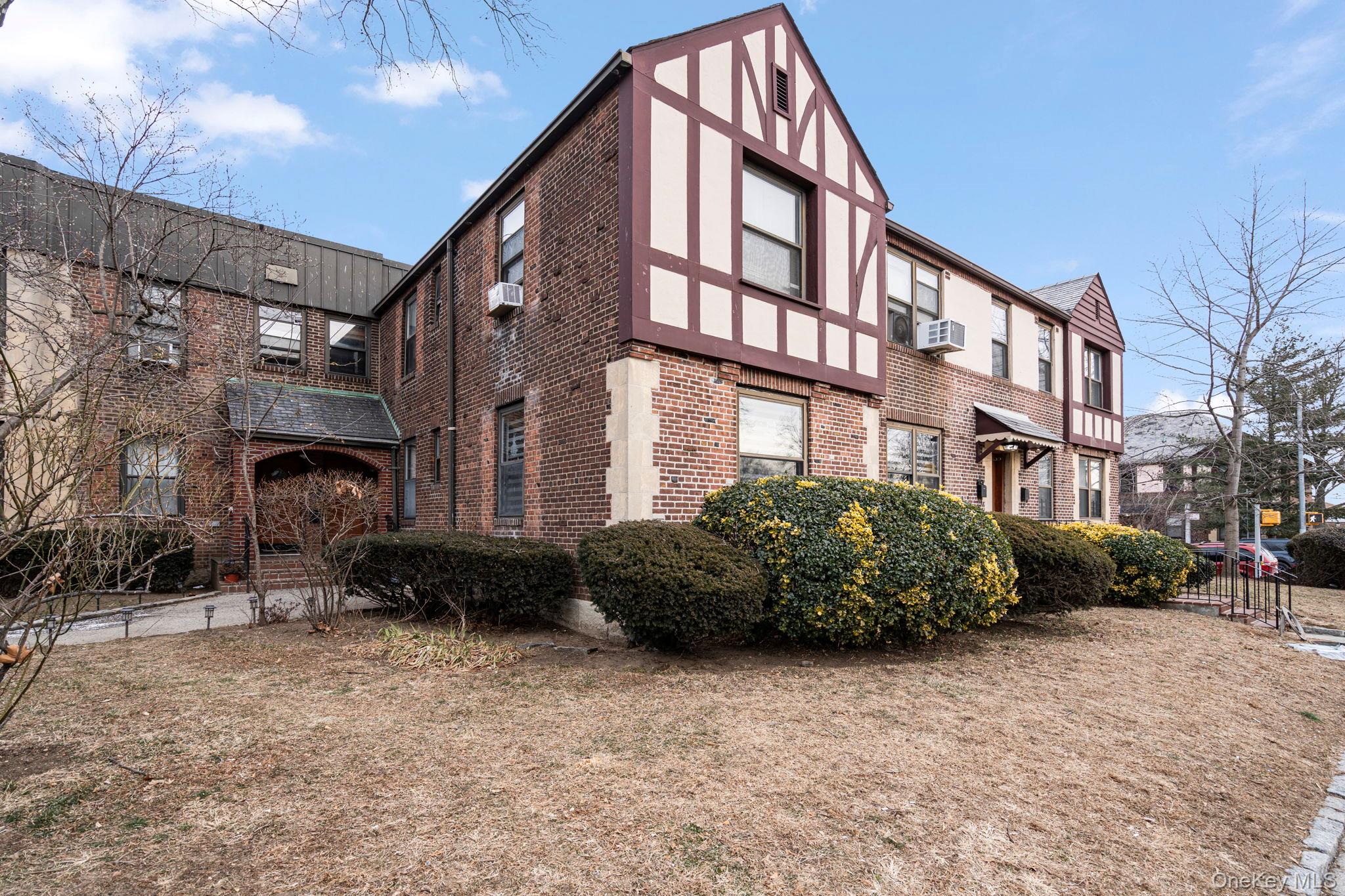 77-15 Ditmars Boulevard B2 Property Photo 1