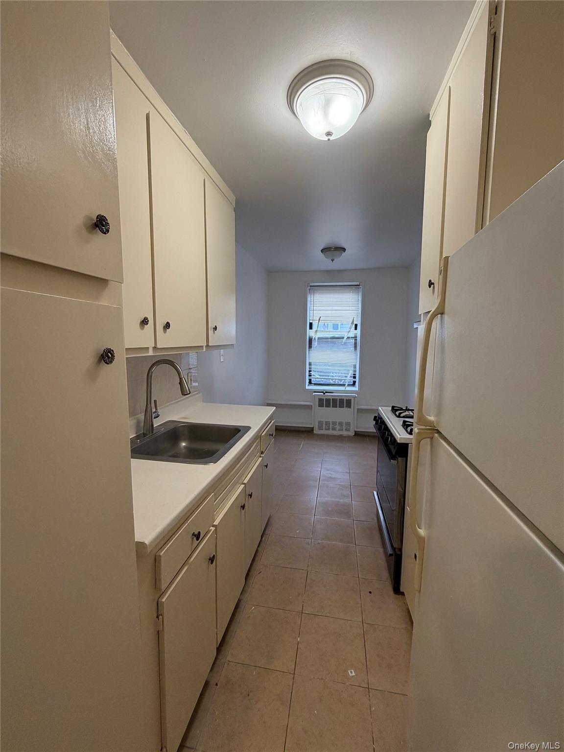 92-29 Lamont Avenue 1b Property Photo 4