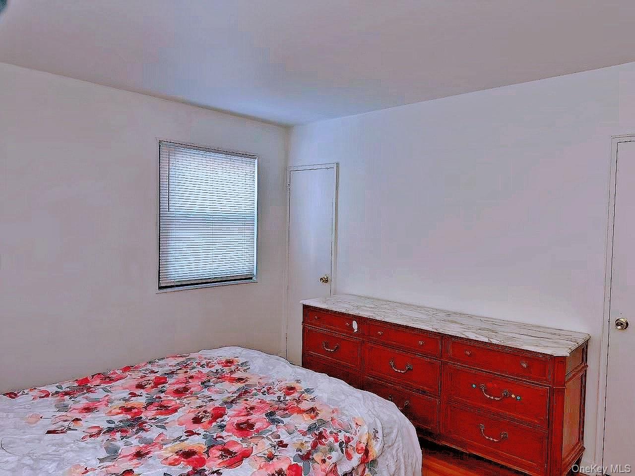 81-06 155 Avenue 2 Property Photo 14