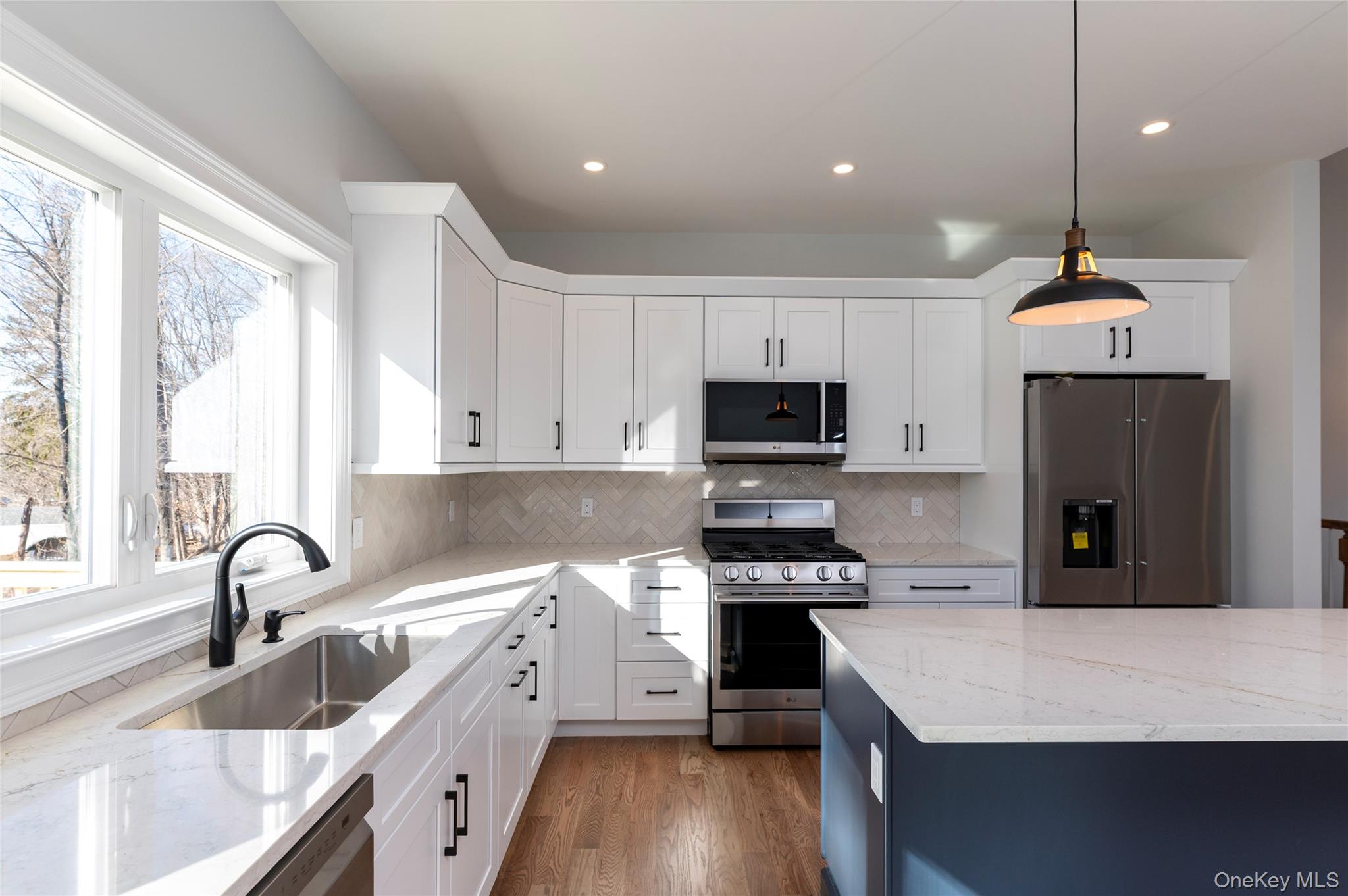 748 9w Route Property Photo 11