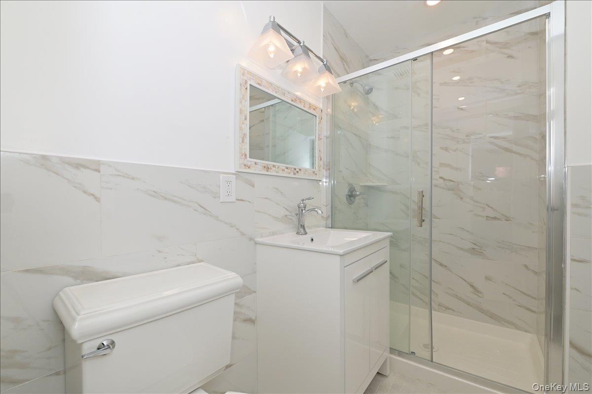 320 E Shore Road 4c Property Photo 18