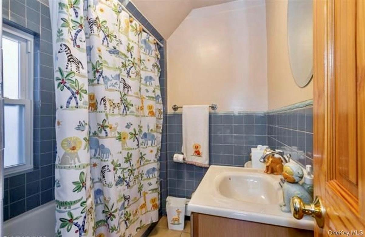 133 W 195th Street Property Photo 7
