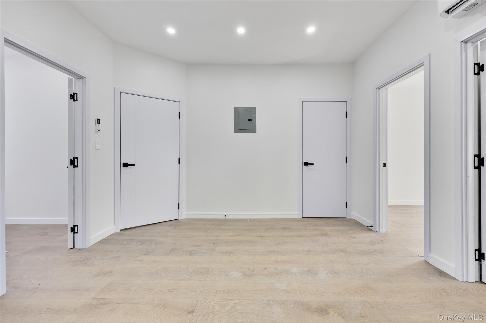962 East 221 Street Property Photo 5