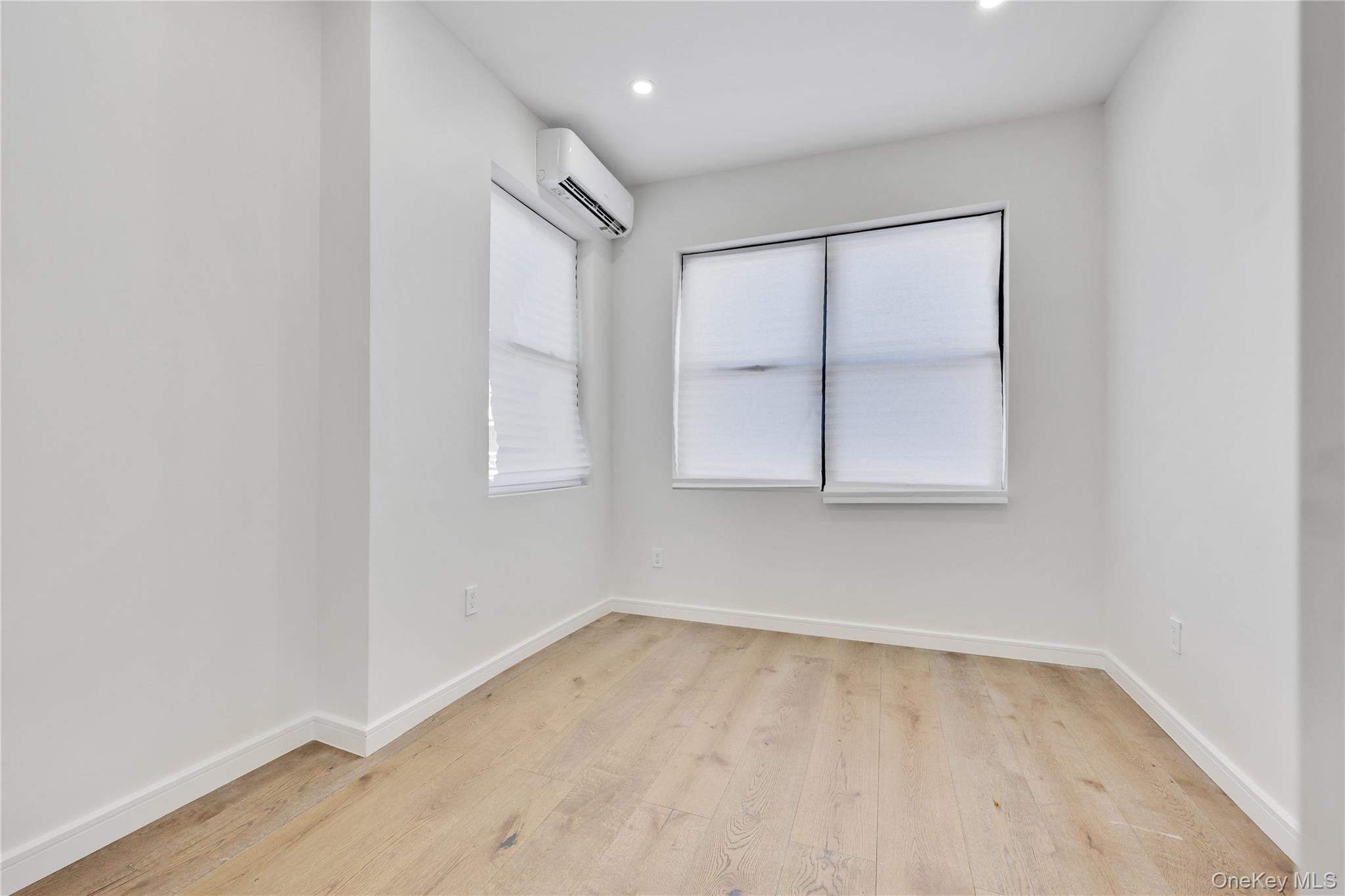 962 East 221 Street Property Photo 7