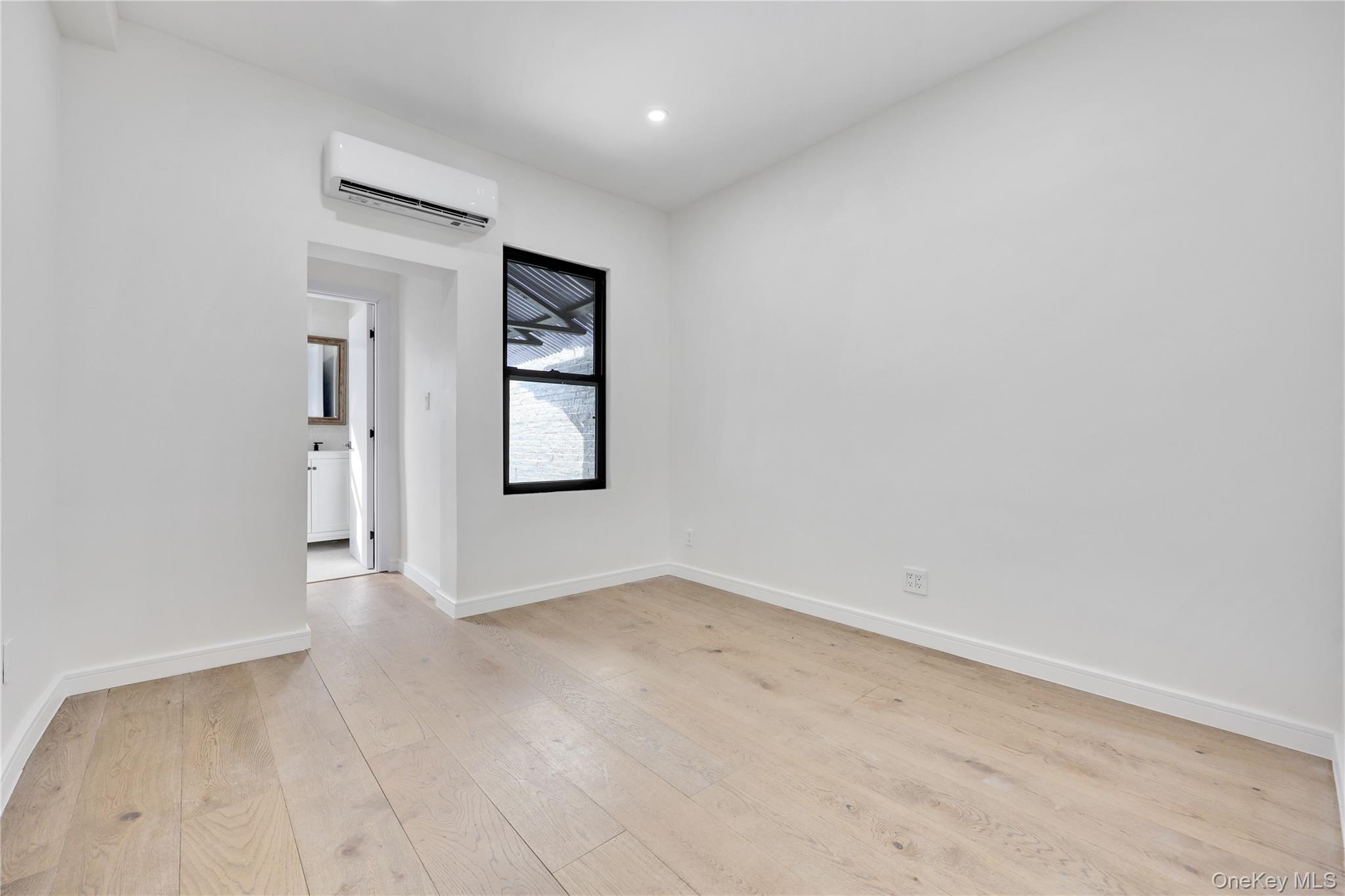 962 East 221 Street Property Photo 11