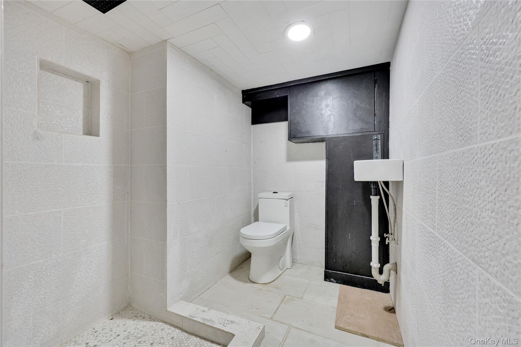 962 East 221 Street Property Photo 18