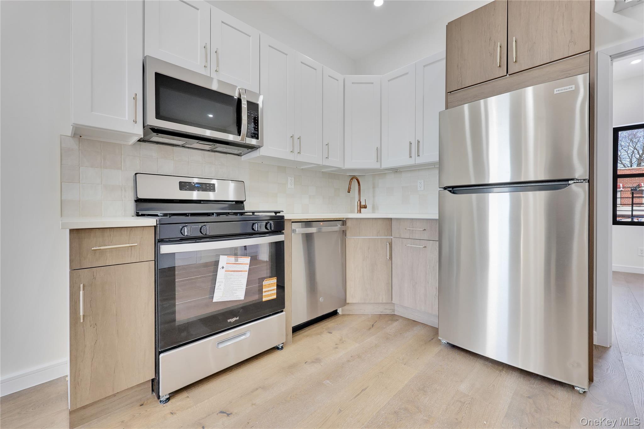 962 East 221 Street Property Photo 24