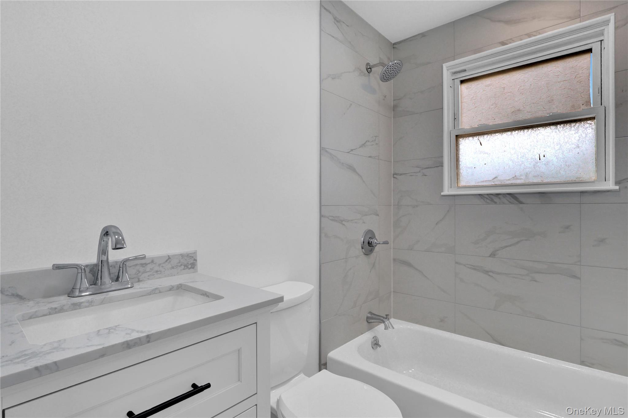 31 Bluespruce Road Property Photo 12