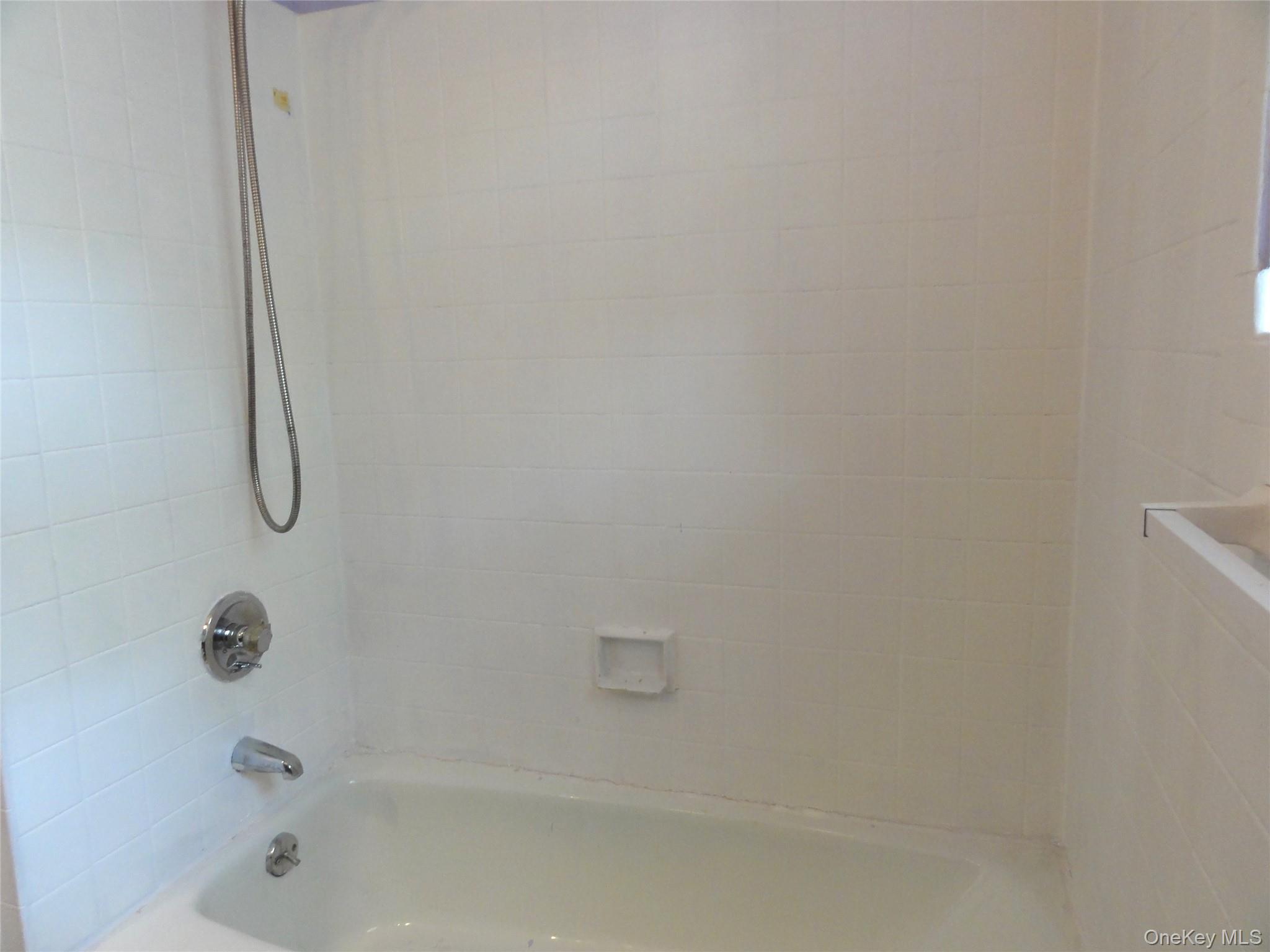 1840 Crompond Road 9d8 Property Photo 11