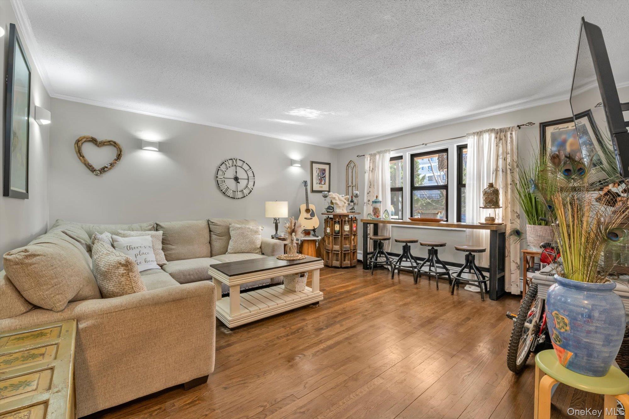 65 W Broadway 6a Property Photo 5