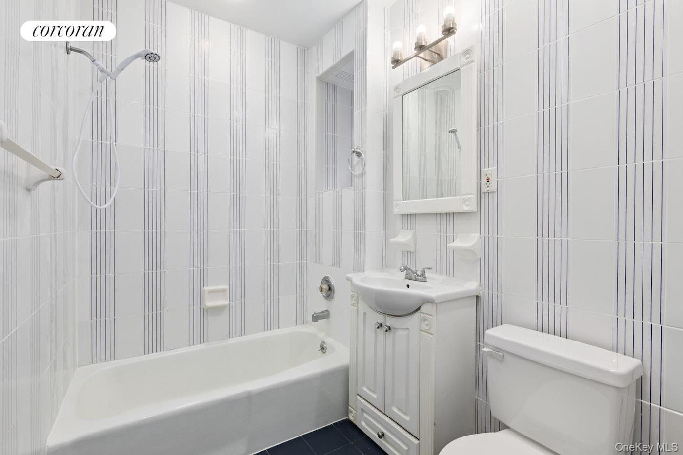 956577 Property Photo 8