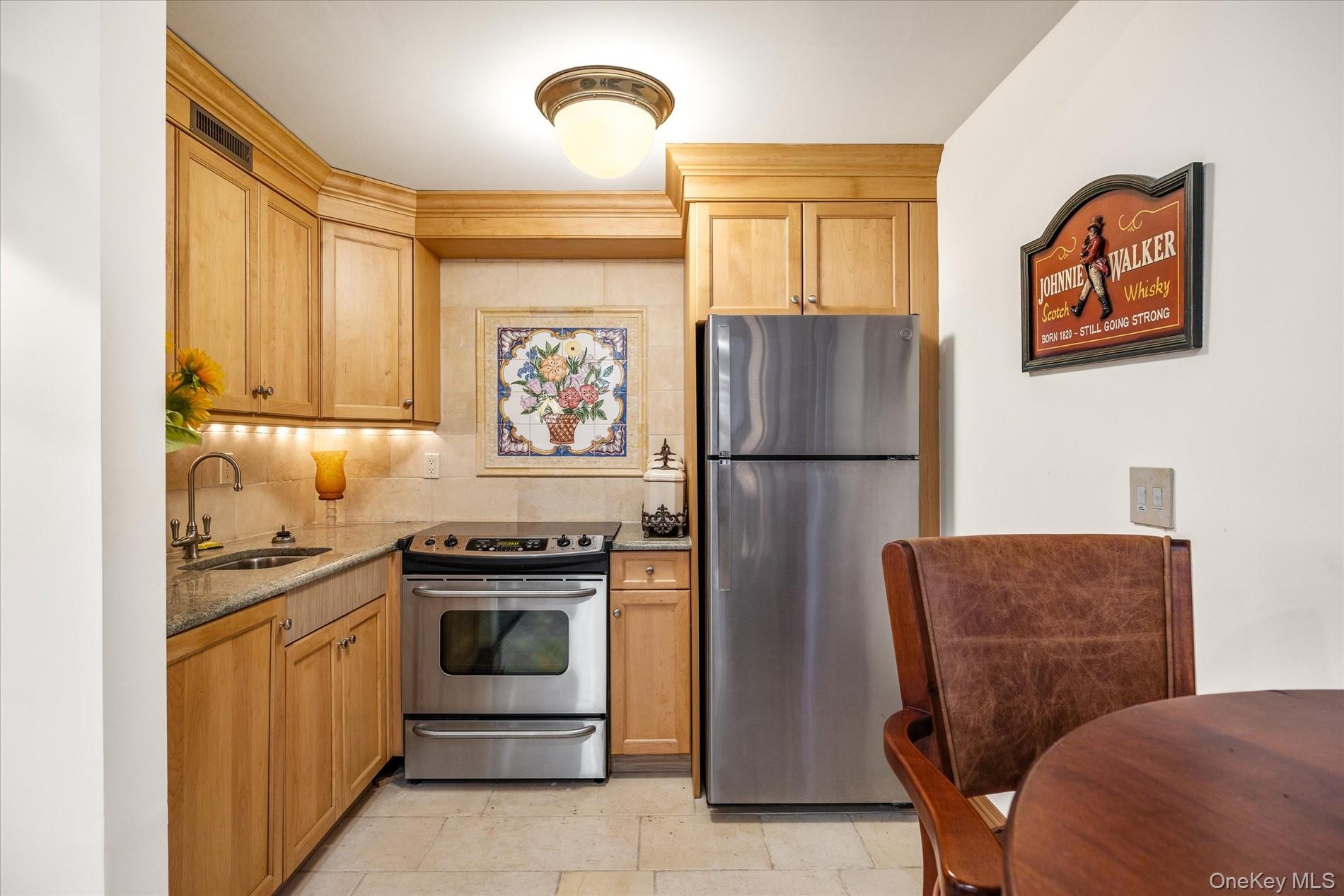 10 Hemlock Drive Property Photo 32