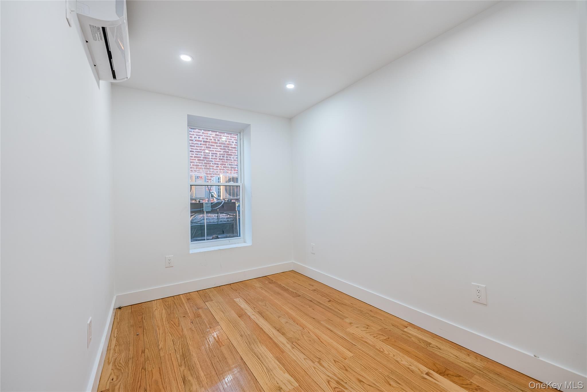 5001 Avenue M Property Photo 14