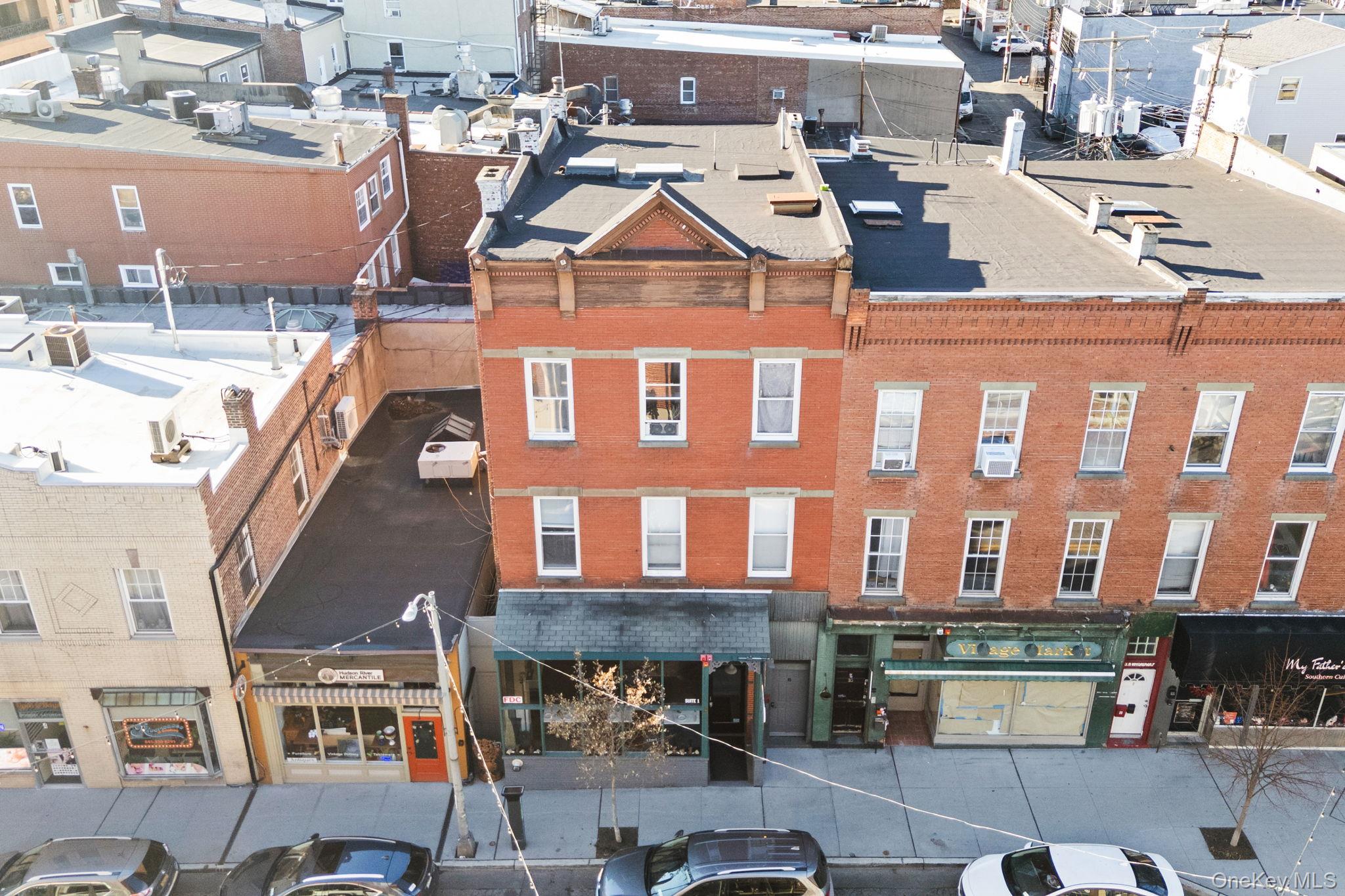 8 N Broadway Property Photo 2