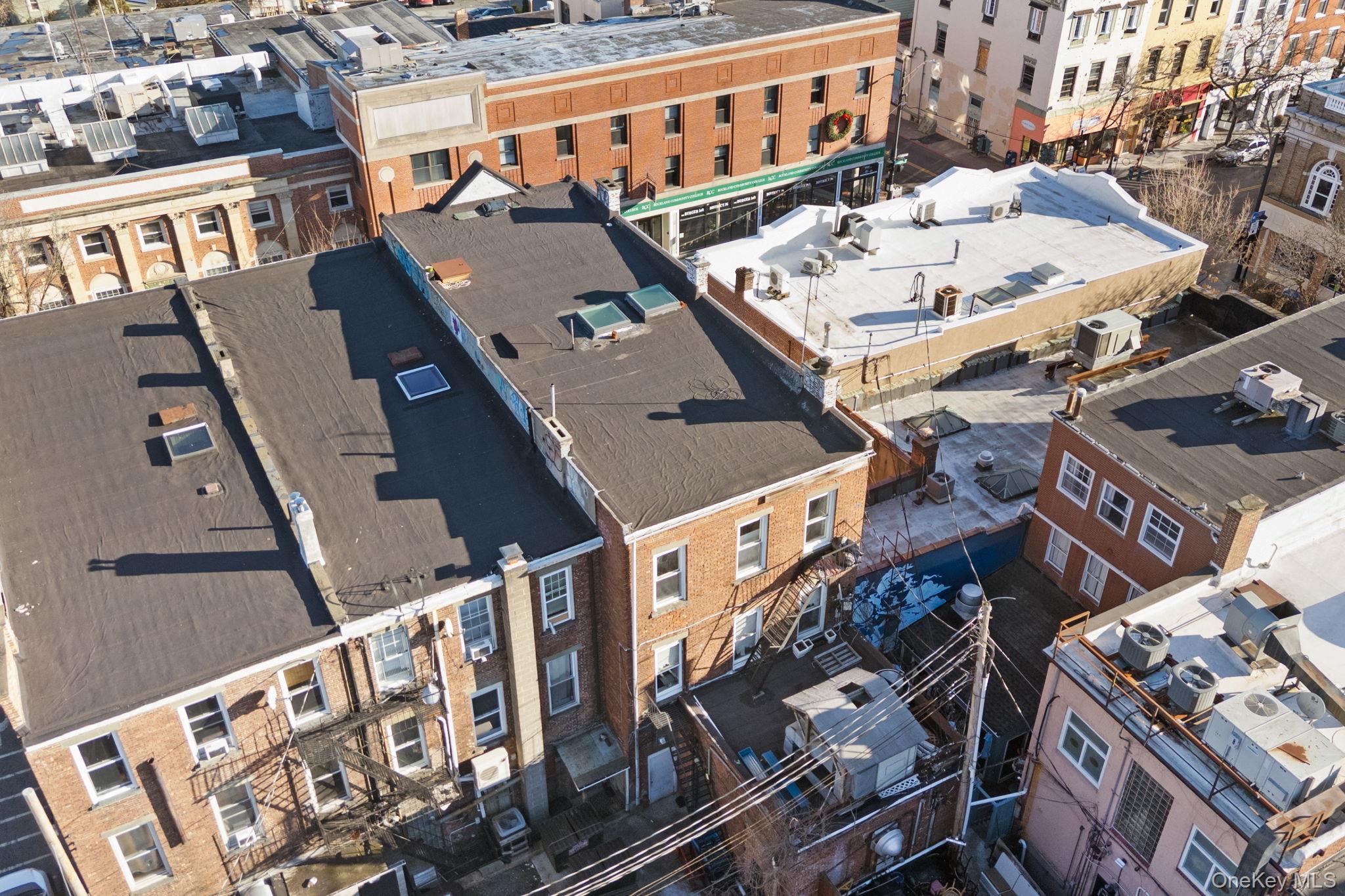 8 N Broadway Property Photo 4